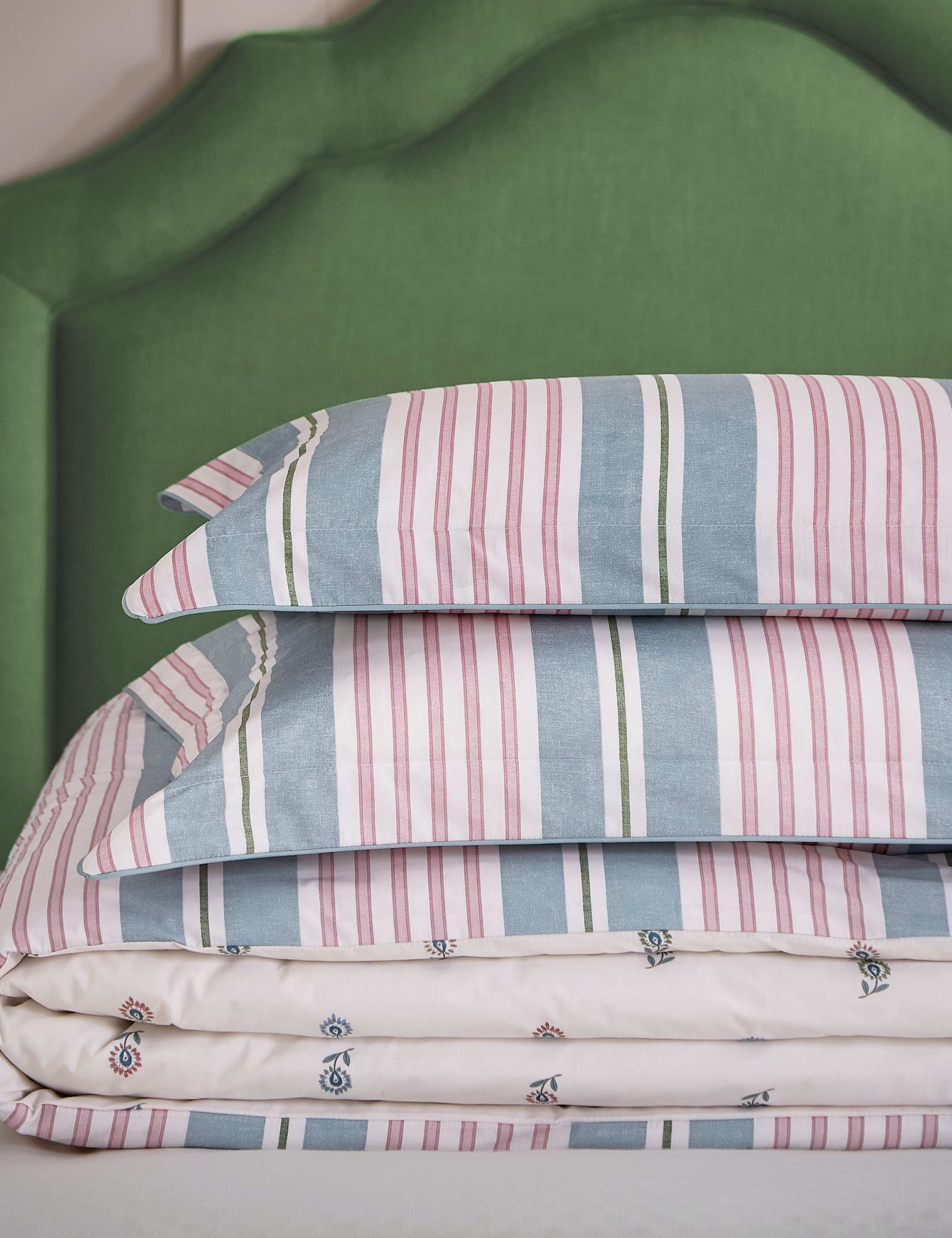 Pure Cotton Come Rain Or Shine Bedding Set 4 of 5