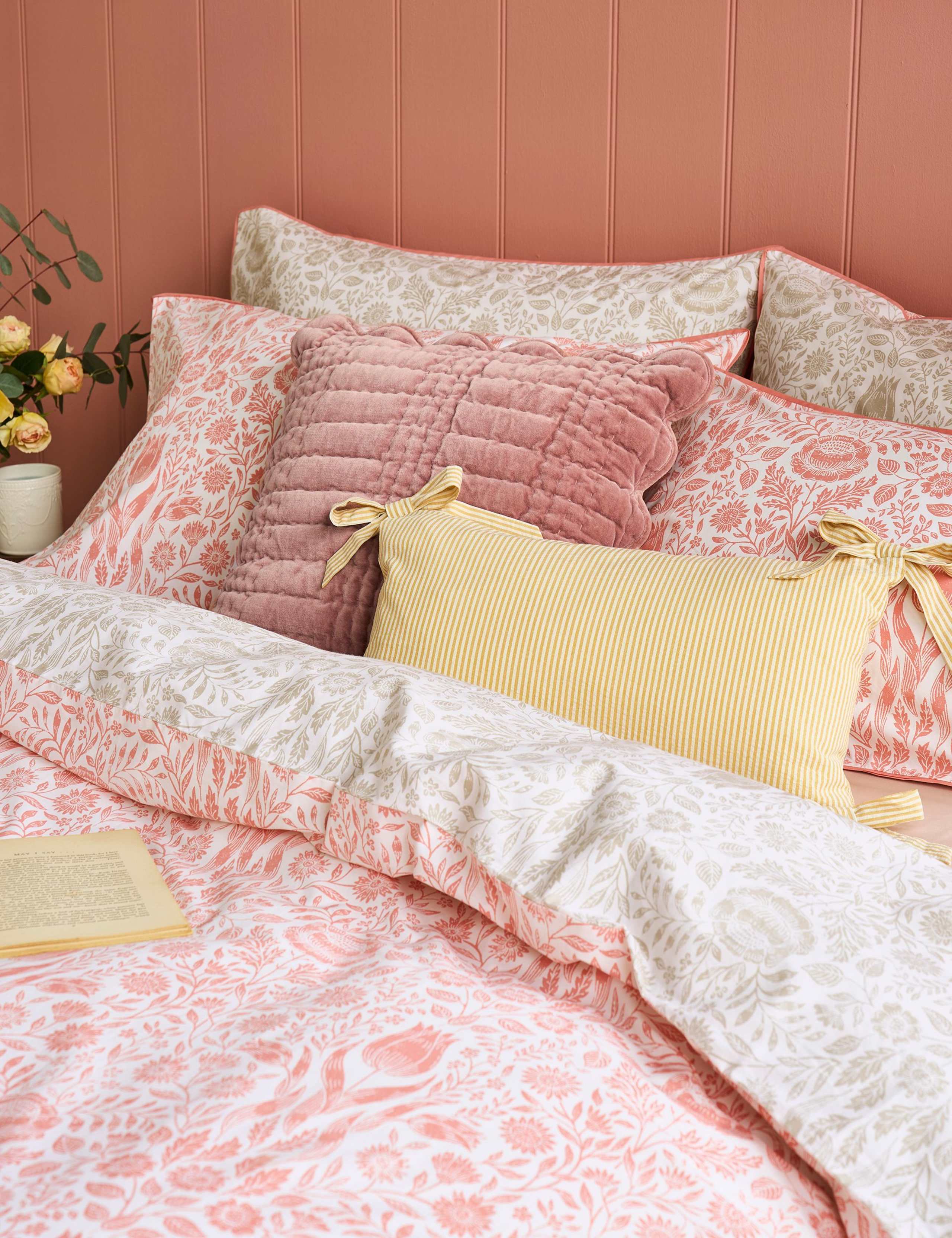 Pure Cotton Ashstead Damask Bedding Set 4 of 7
