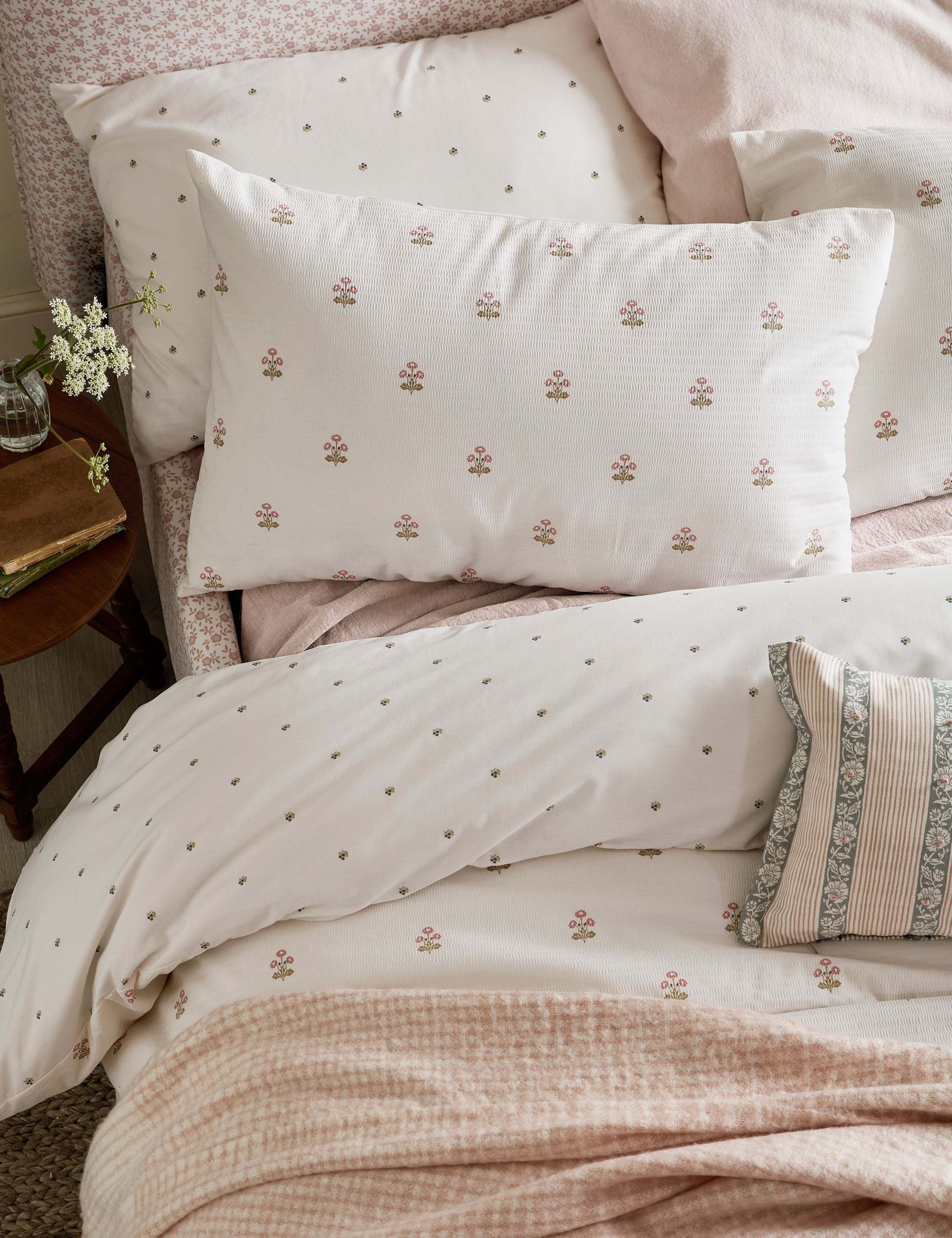 Set of 2 Harthill Dairy Pure Cotton Pillowcases 1 of 3