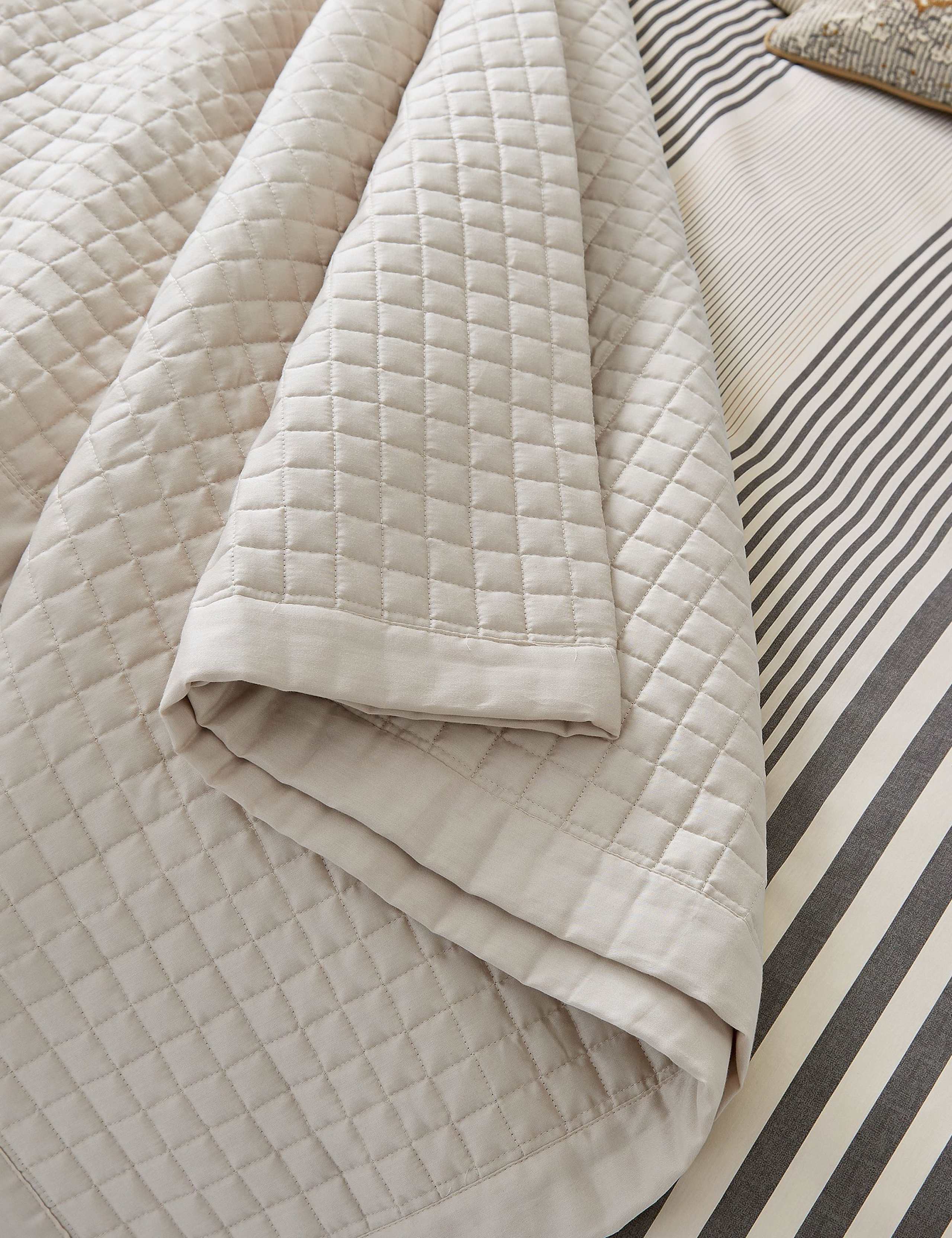 Pure Cotton Alba Maira Quilted Throw 4 of 4