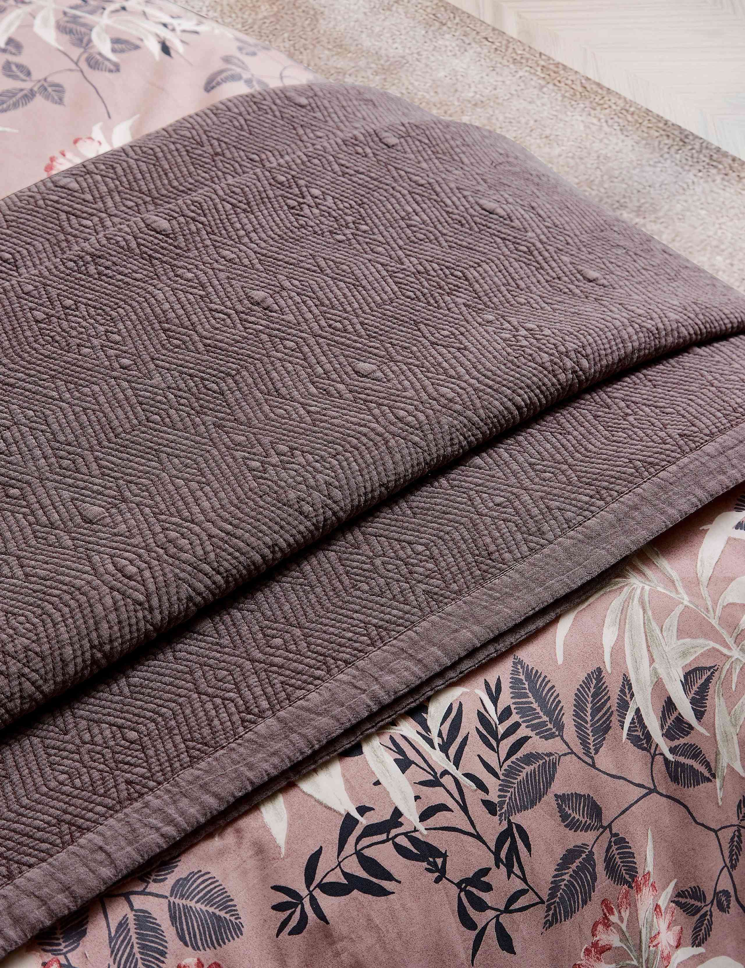 Pure Cotton Katara Umma Quilted Throw 4 of 4