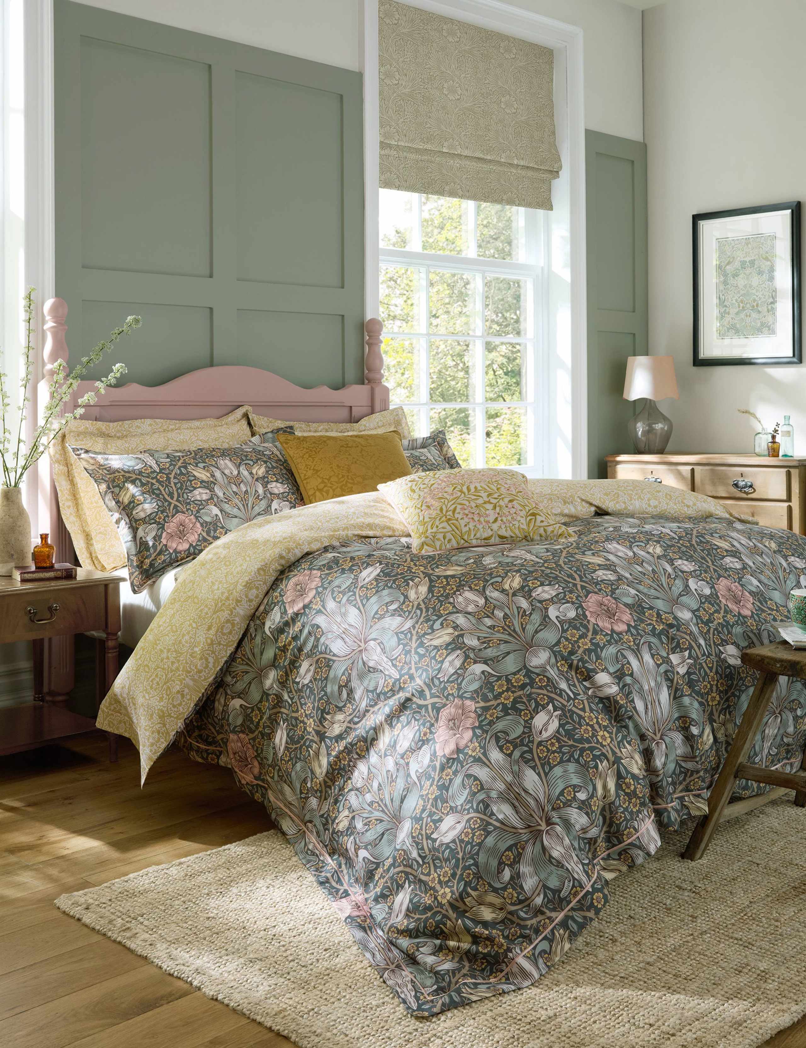 Pure Cotton Sateen Spring Thicket Bedding Set 1 of 9
