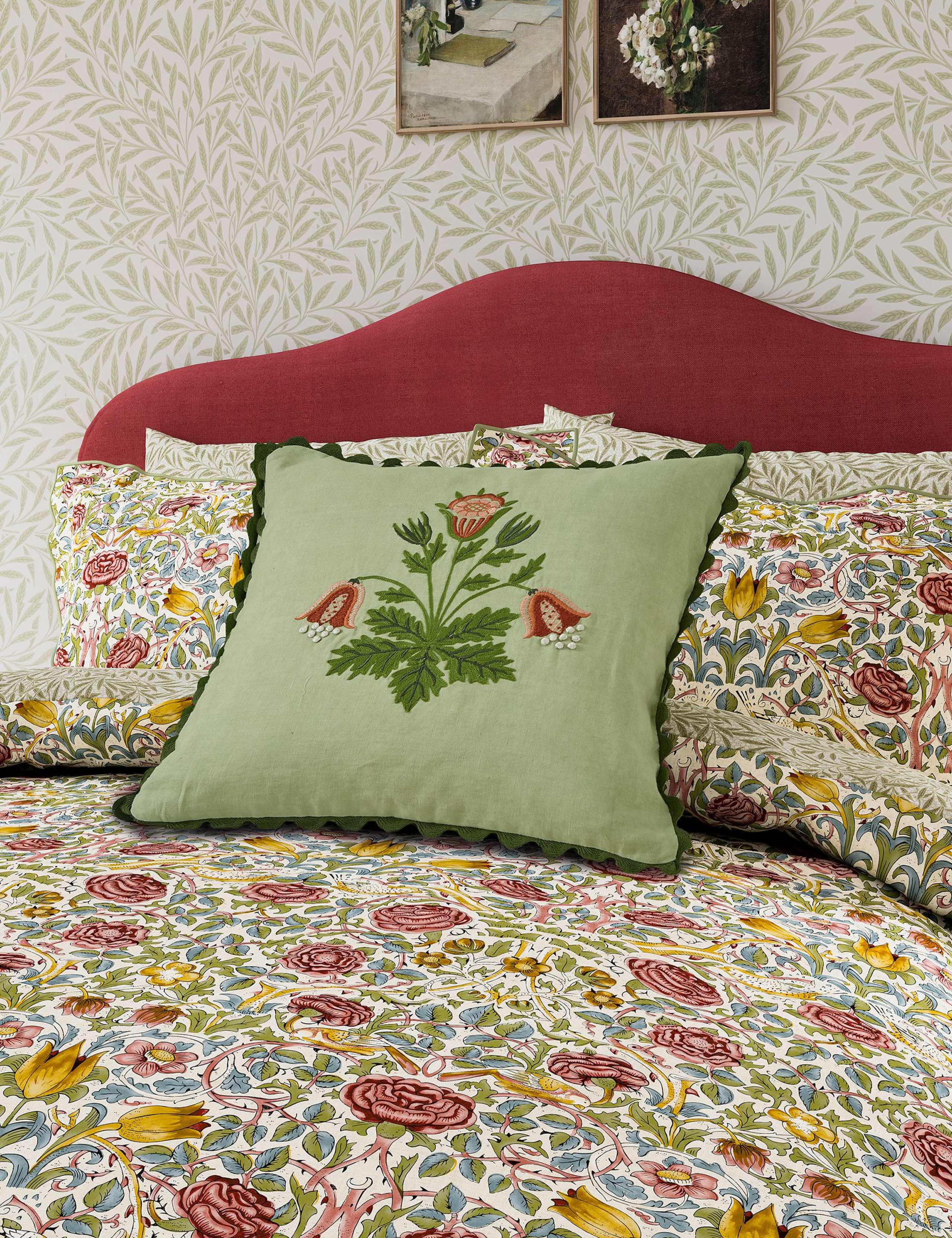 Pure Cotton Rose Bedding Set 2 of 3