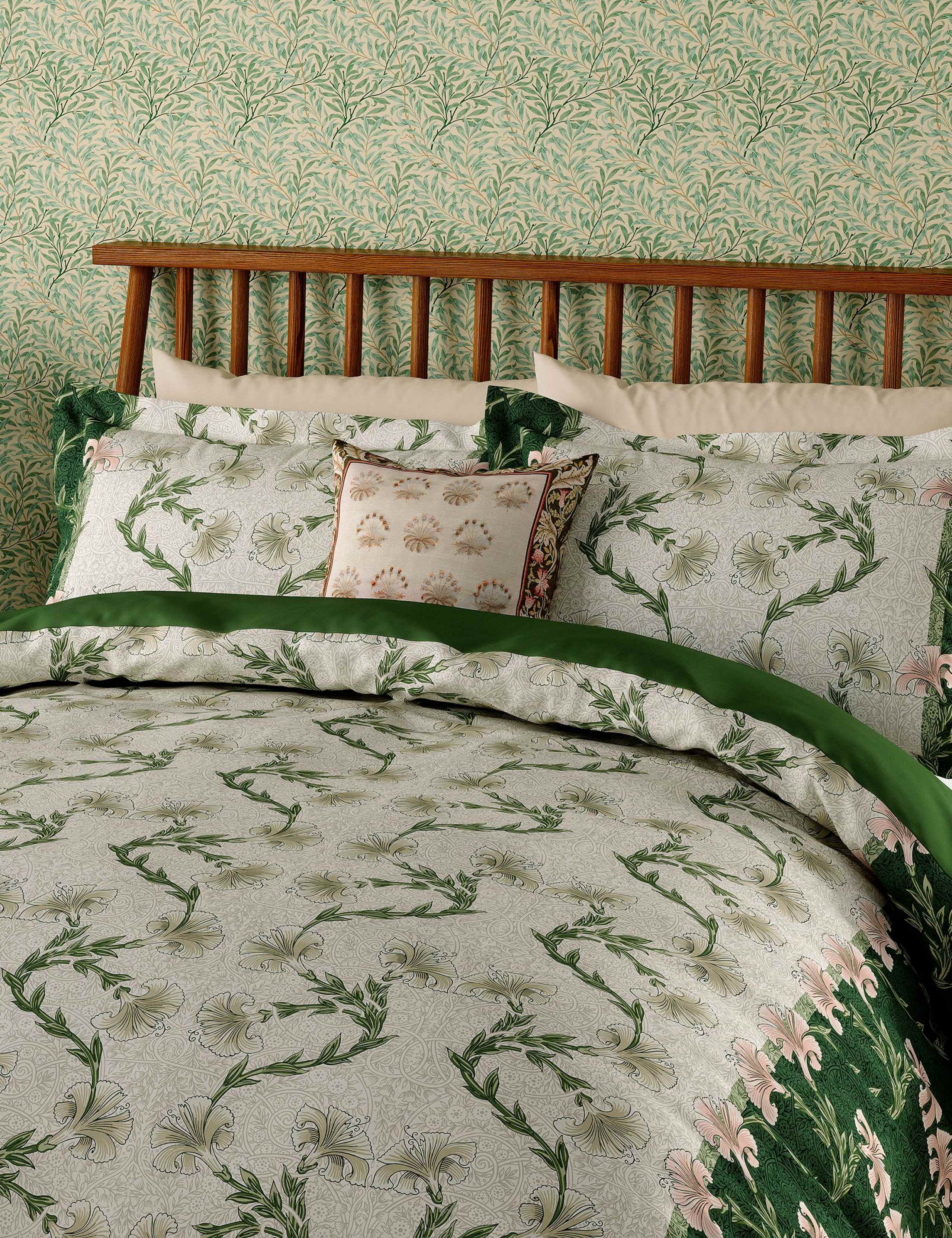 Pure Cotton Scrolling Carnation Bedding Set 3 of 4