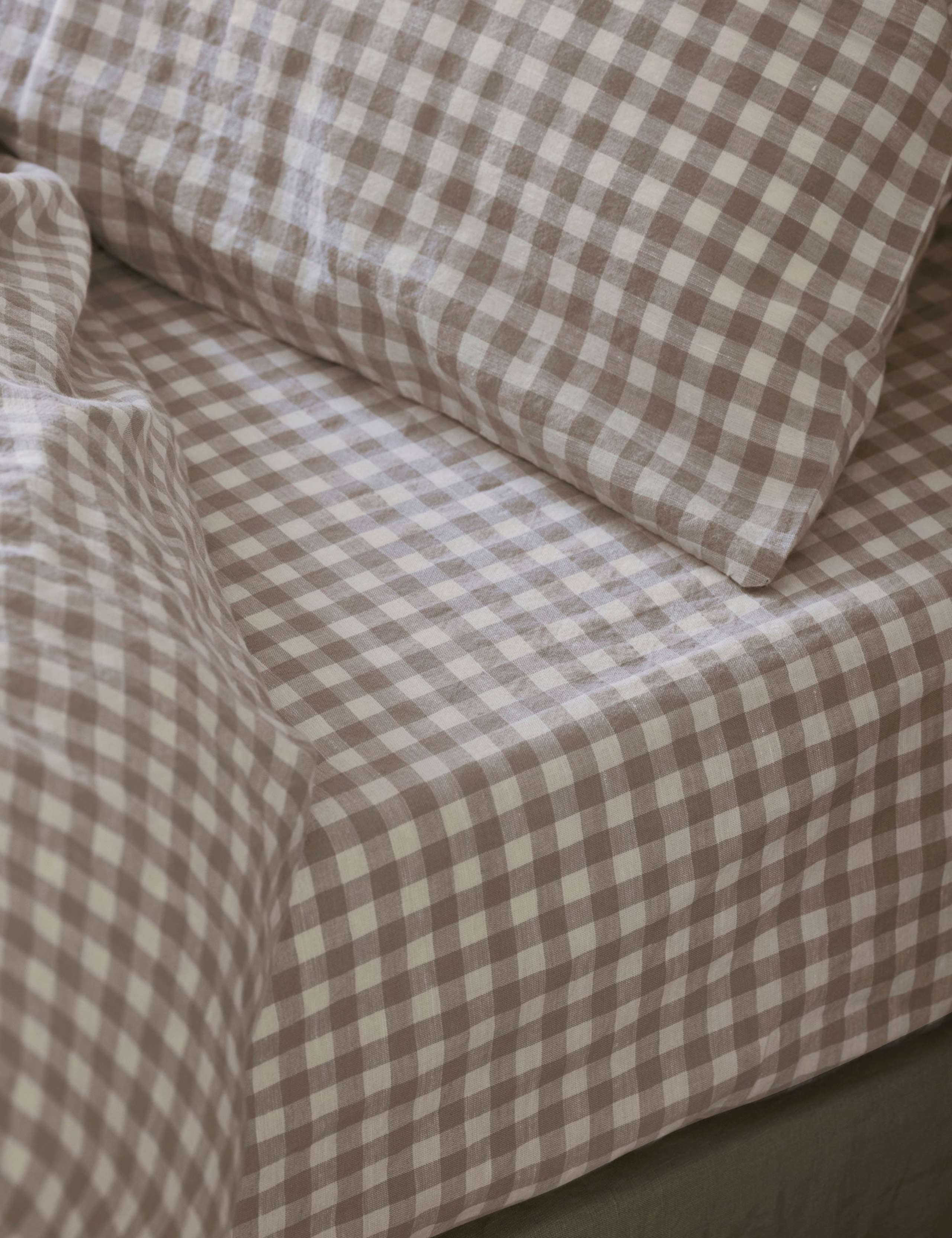 Pure Linen Gingham Fitted Sheet 1 of 3