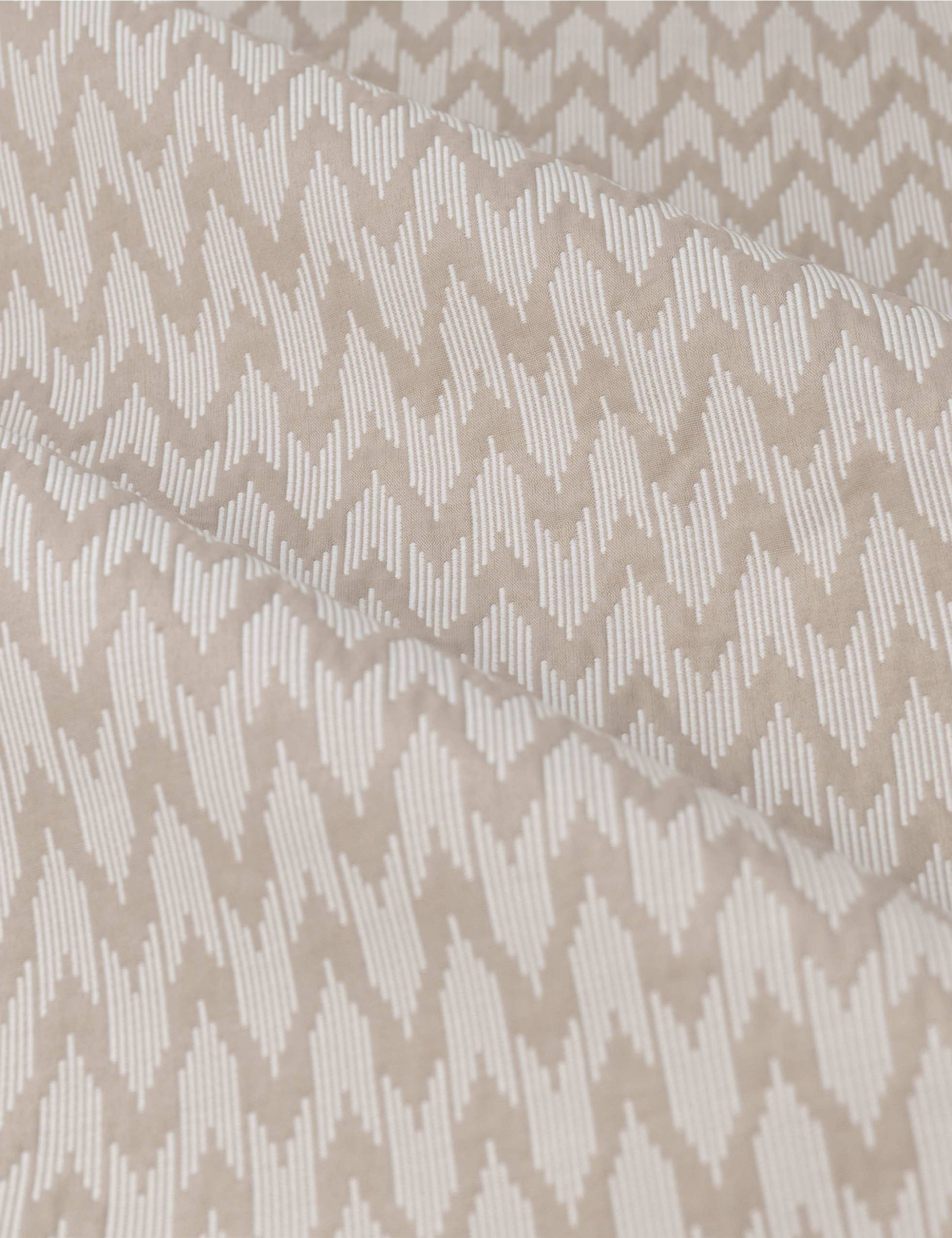 Hutton Jacquard Pencil Pleat Curtains 4 of 4