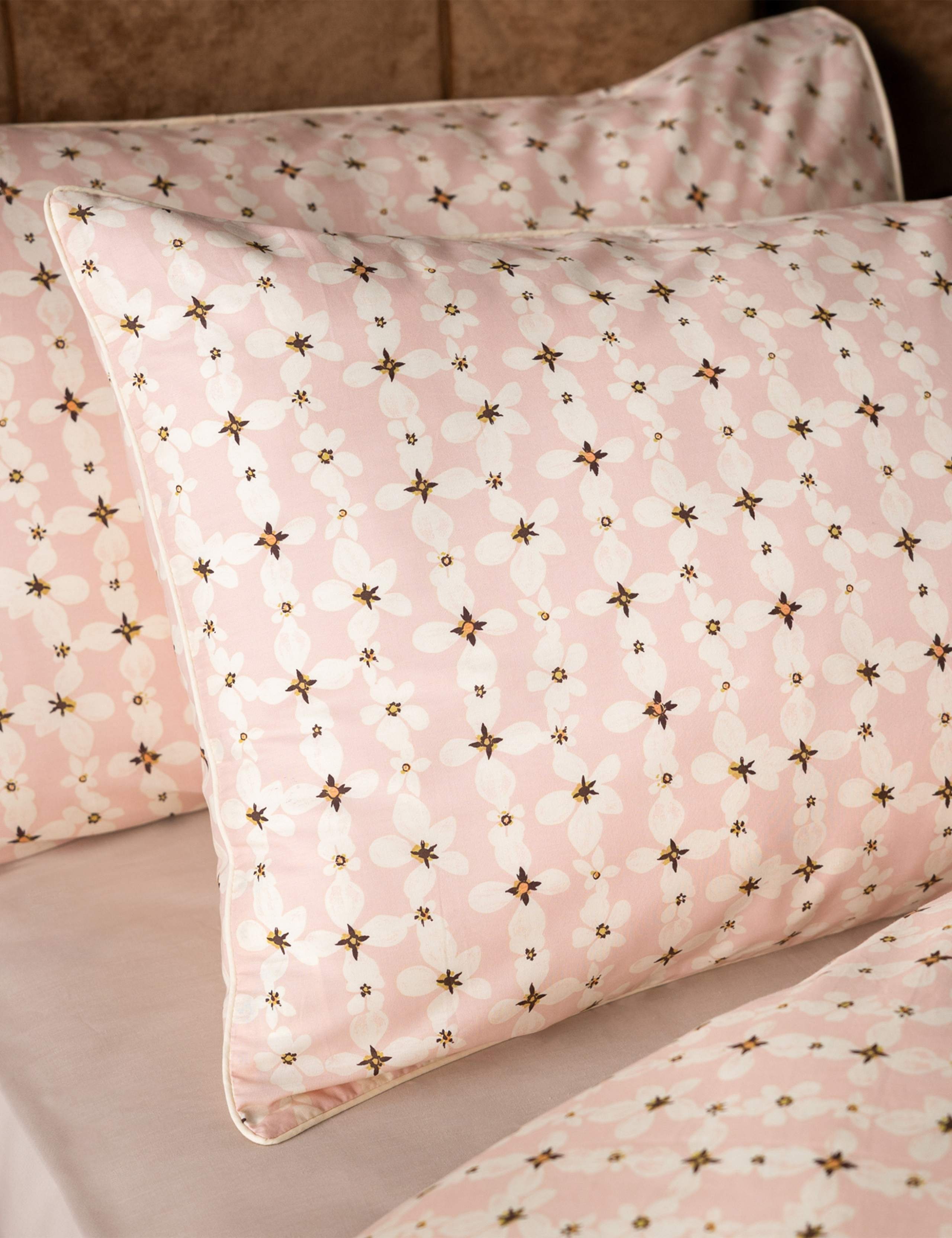 Pure Cotton Daisy Bedding Set 3 of 5