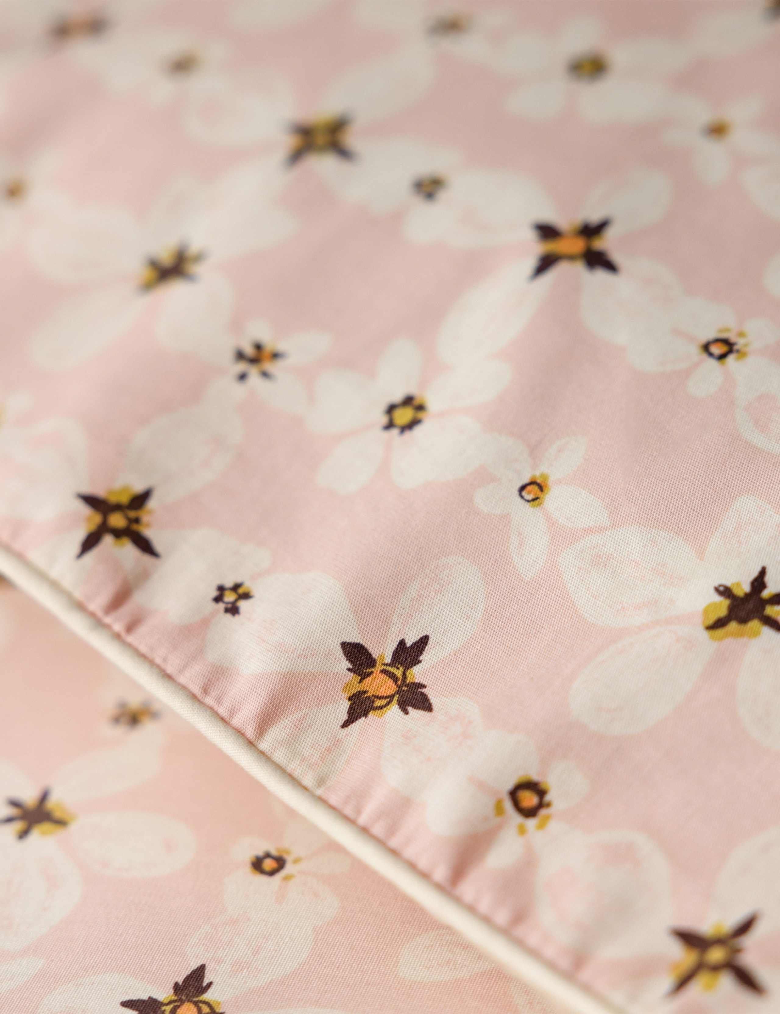 Pure Cotton Daisy Bedding Set 5 of 5