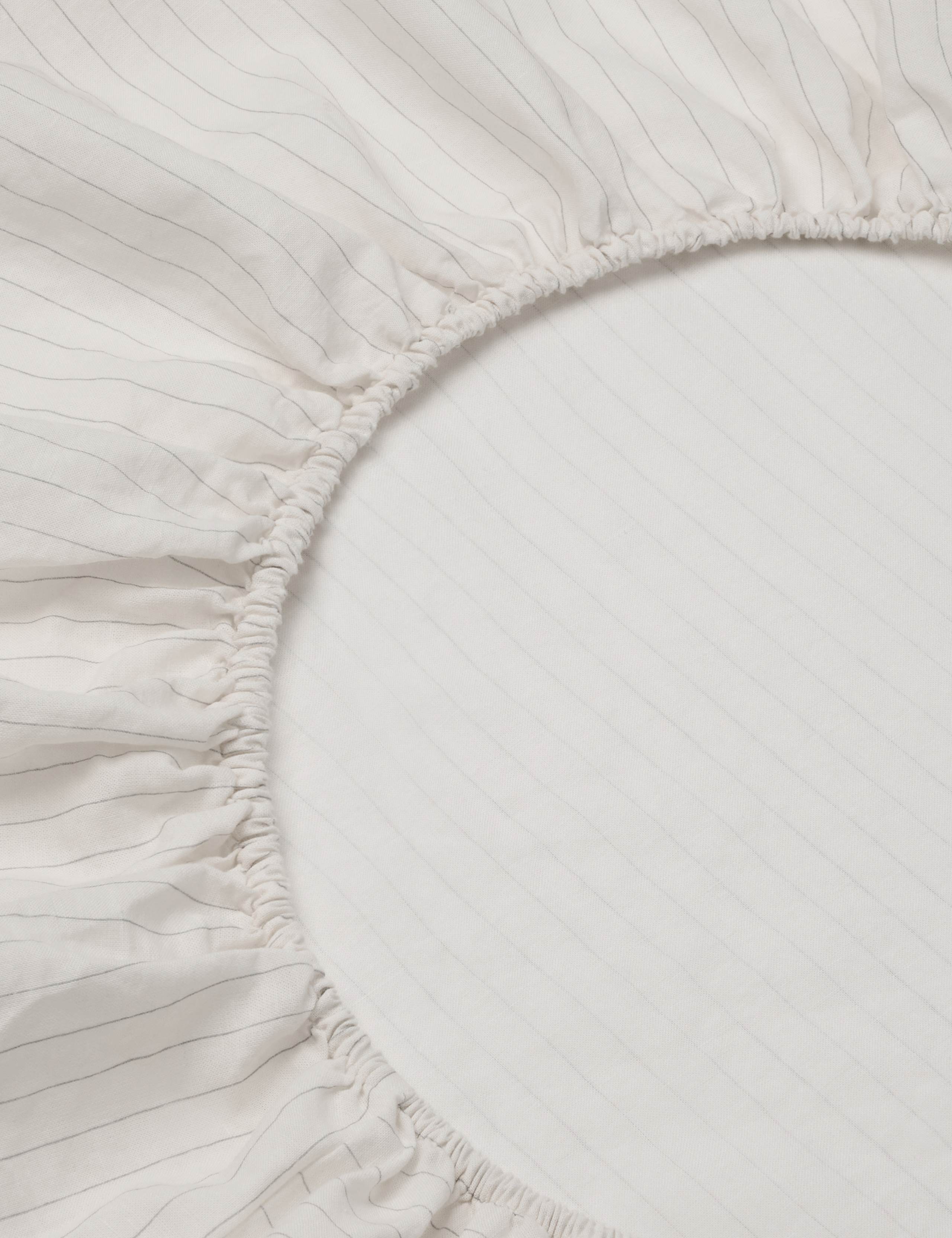 Linen Rich Folk Floral Fitted Sheet 3 of 3