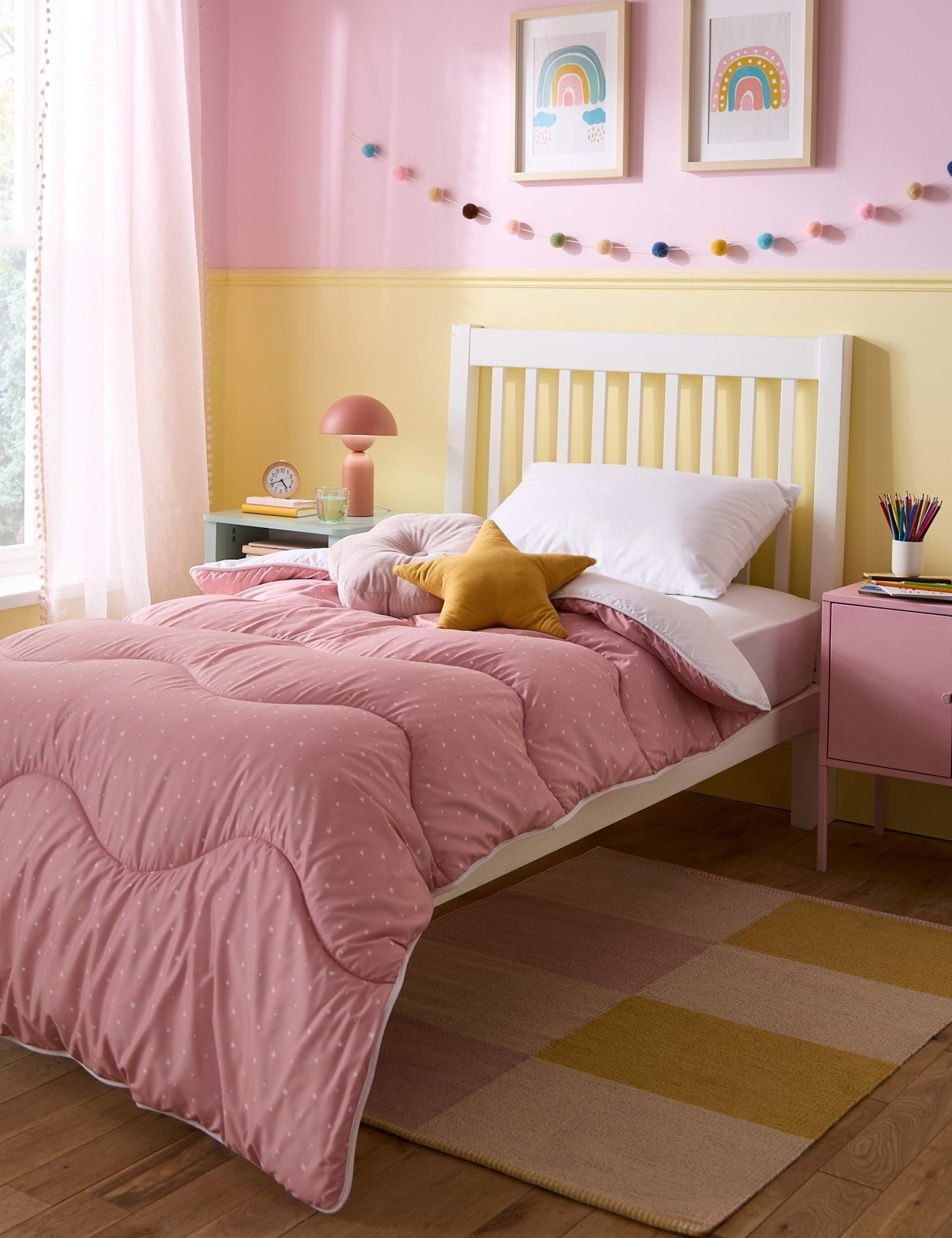 Star 10.5 Tog Coverless Duvet Set 2 of 9