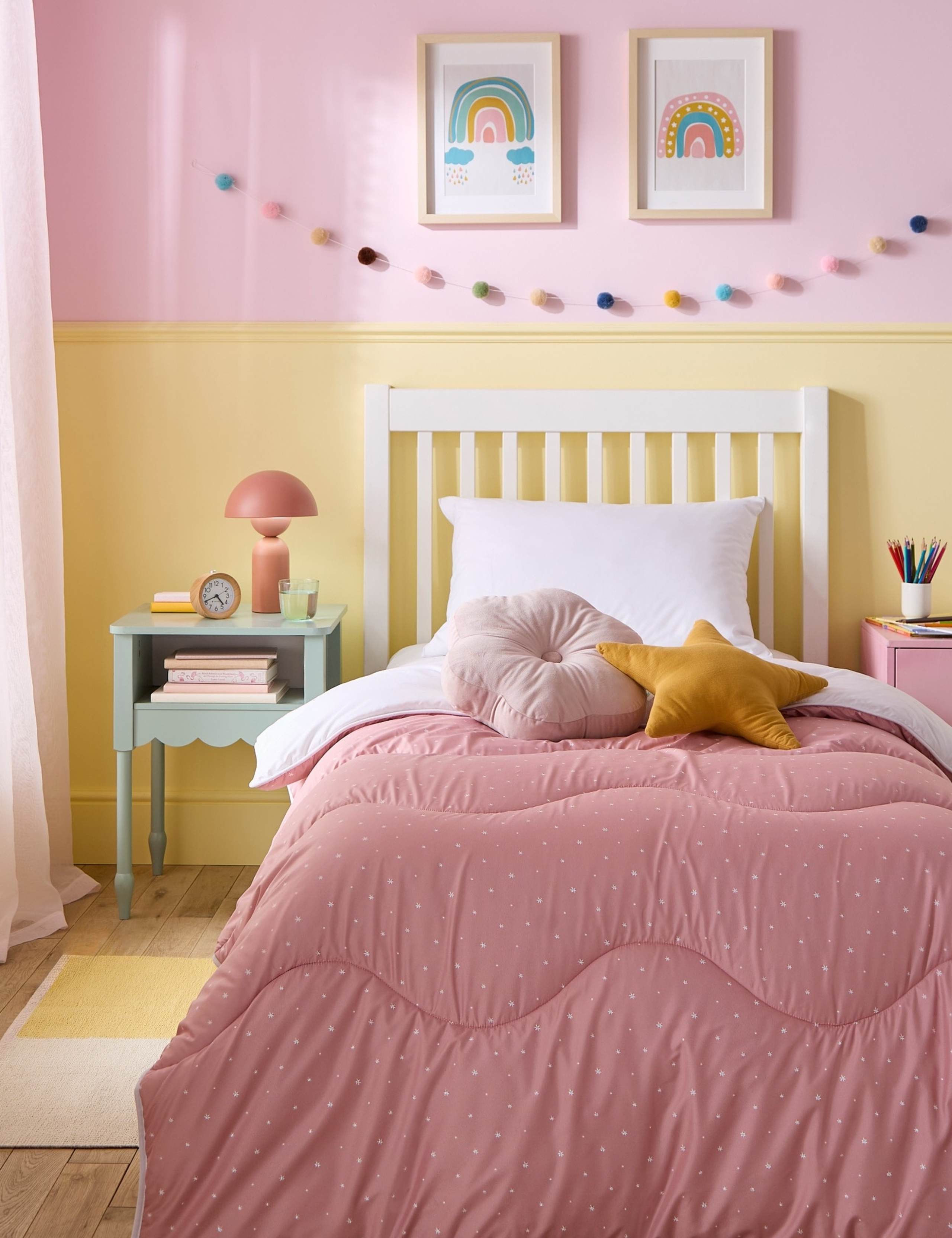Star 10.5 Tog Coverless Duvet Set 3 of 9