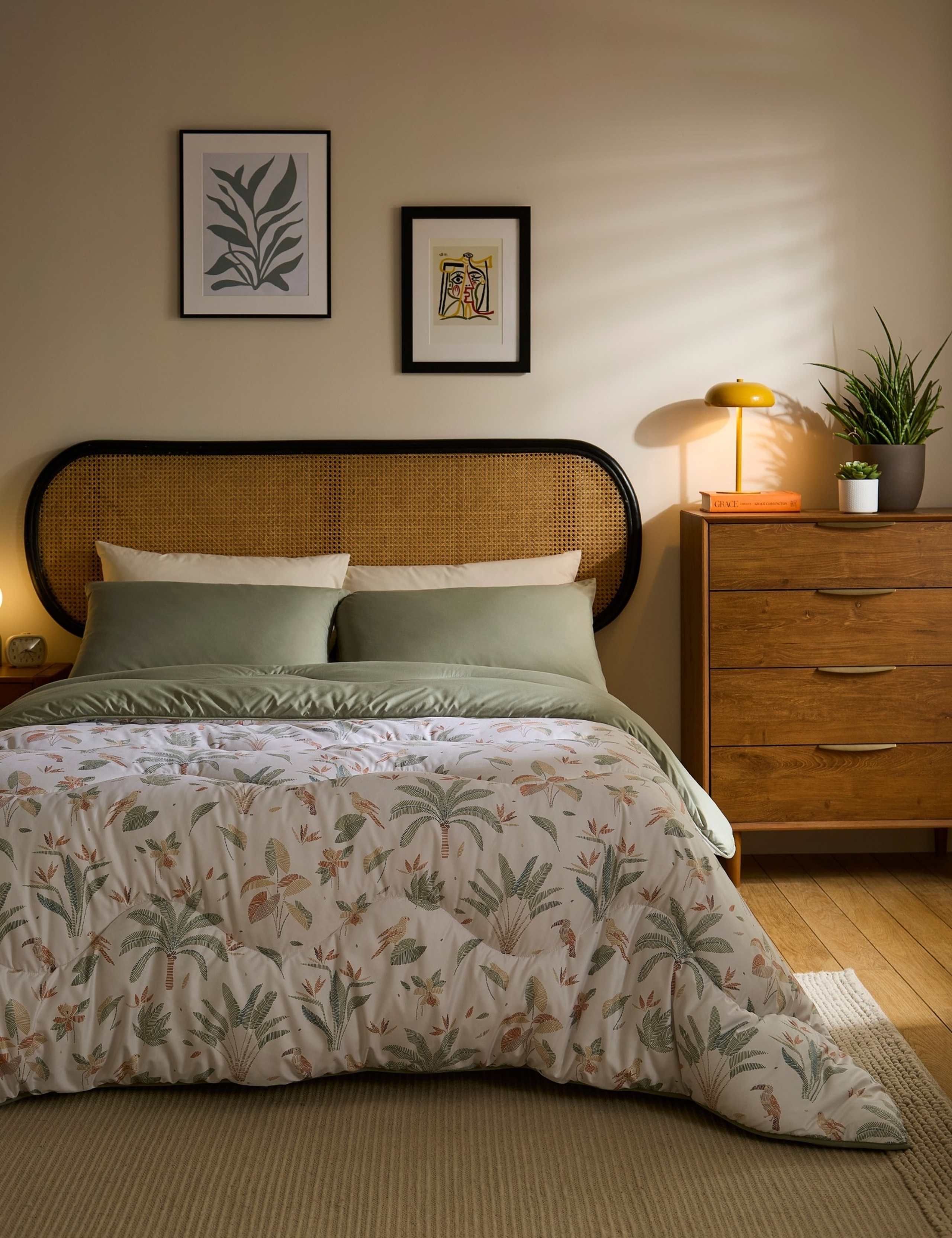 Palm 10.5 Tog Coverless Duvet & Pillowcase 2 of 11