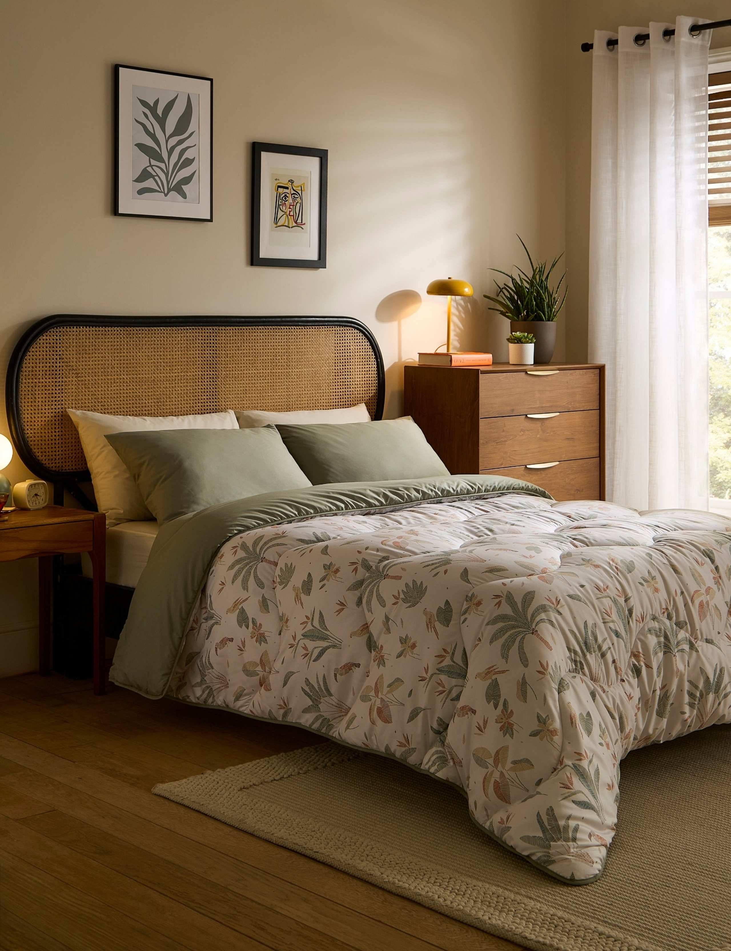 Palm 10.5 Tog Coverless Duvet & Pillowcase 3 of 11