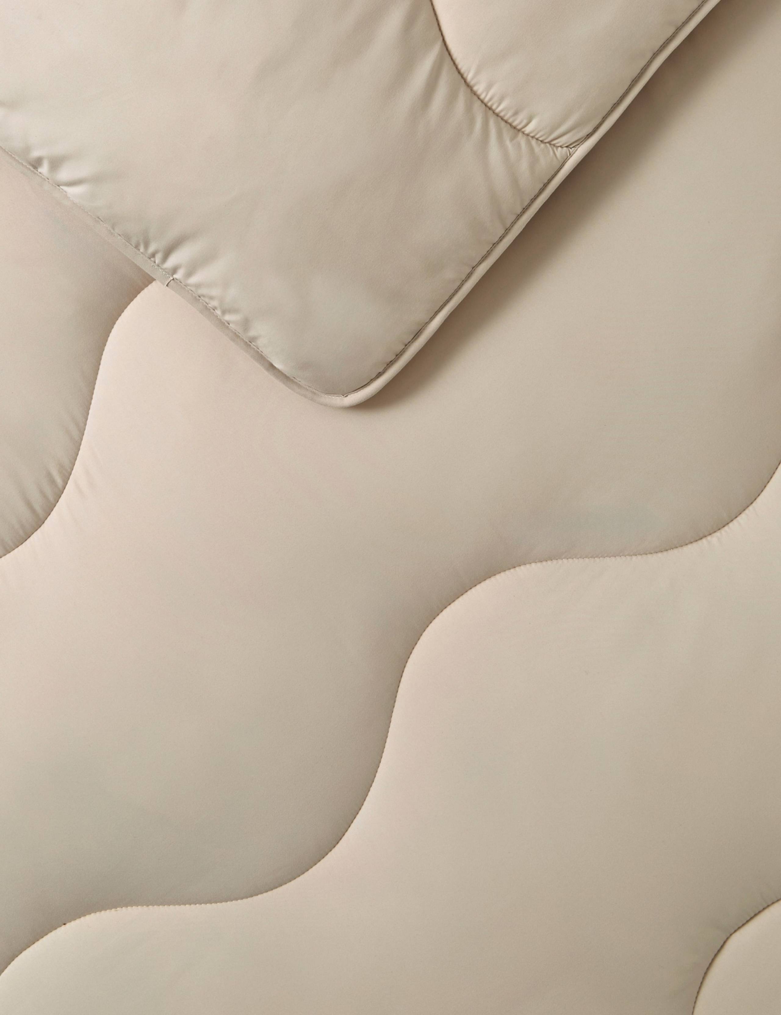 4.5 Tog Coverless Duvet and Pillowcase 8 of 10