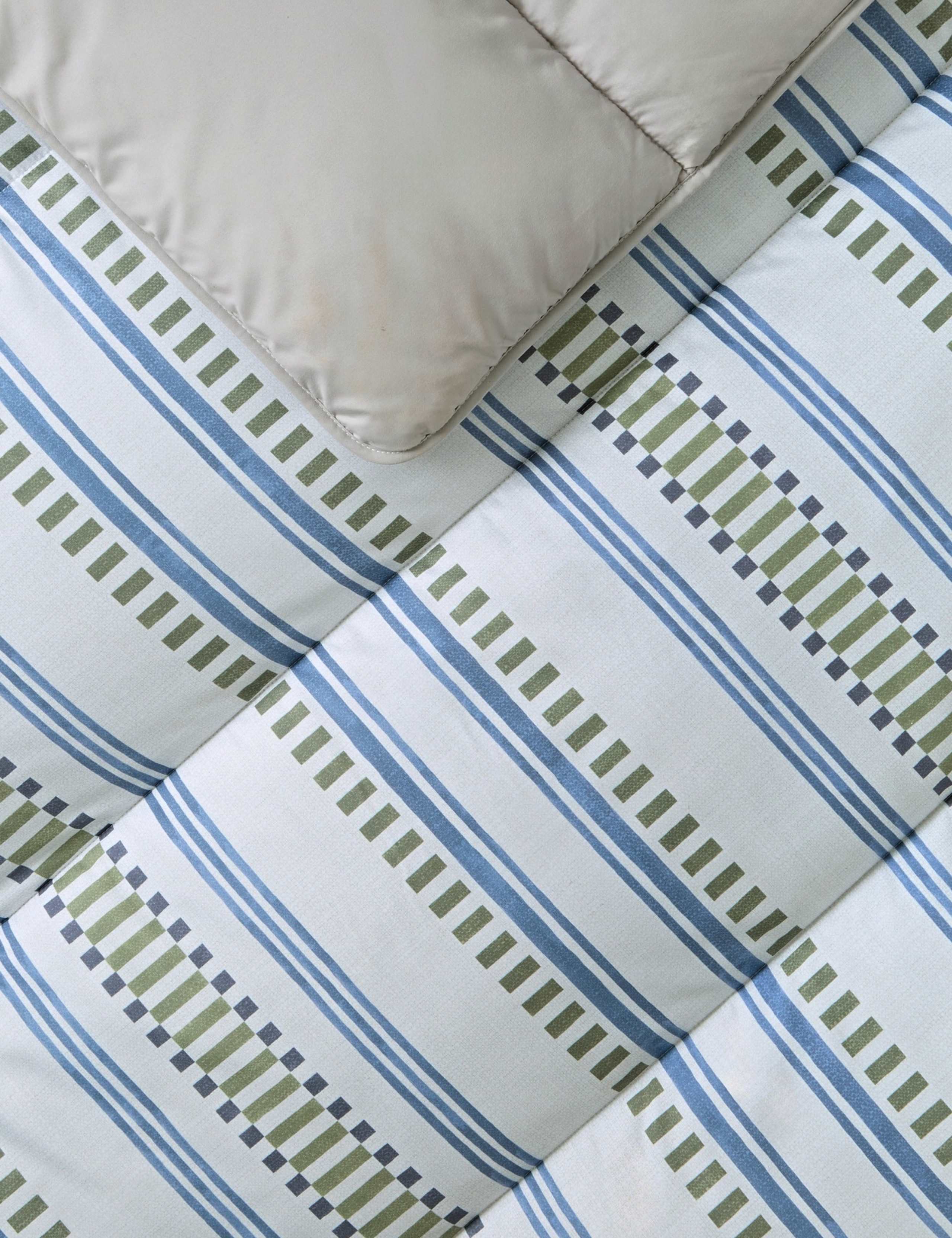 Striped 10.5 Tog Coverless Duvet Set 8 of 11