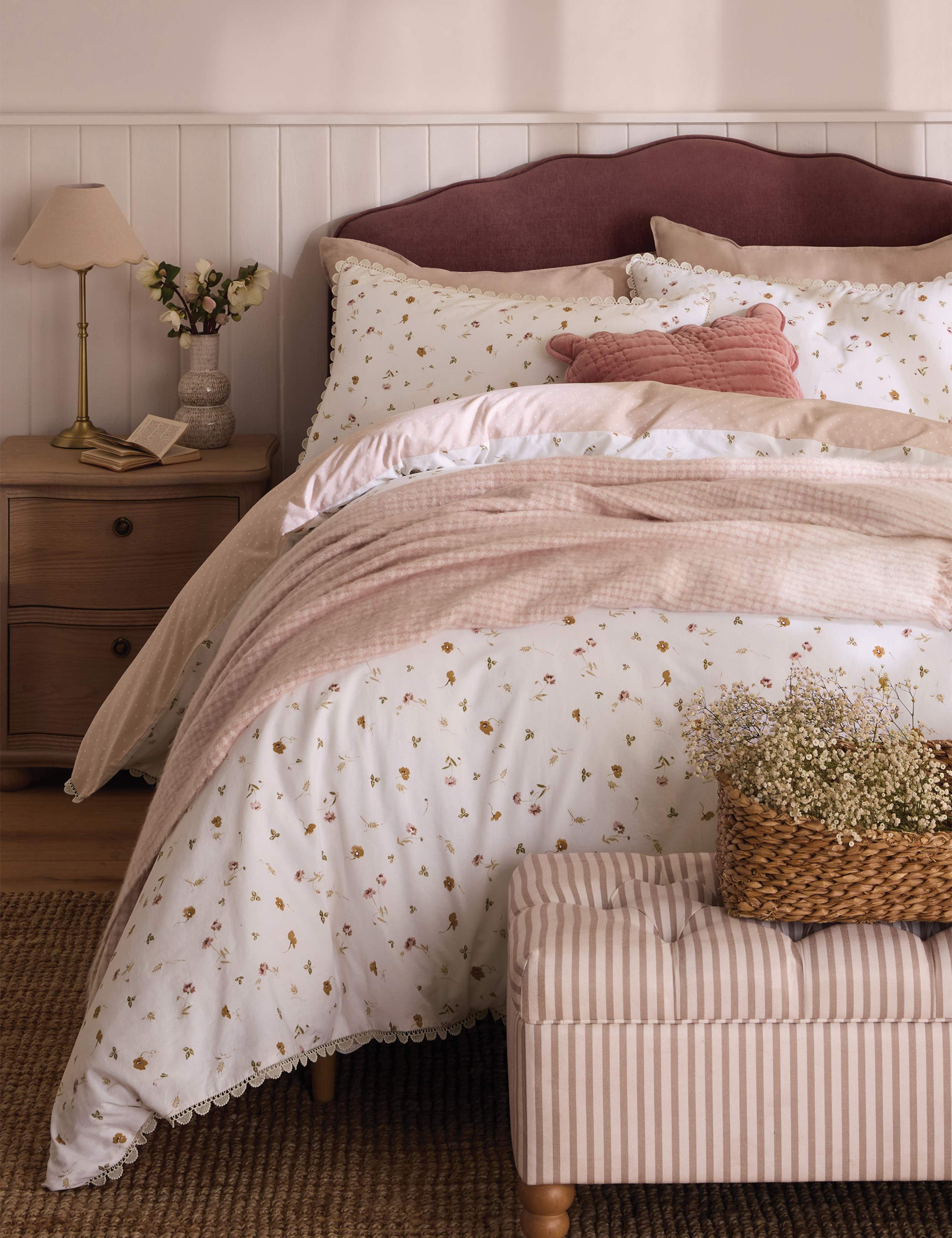 2 Pack Pure Cotton Neve Floral Pillowcases 2 of 3