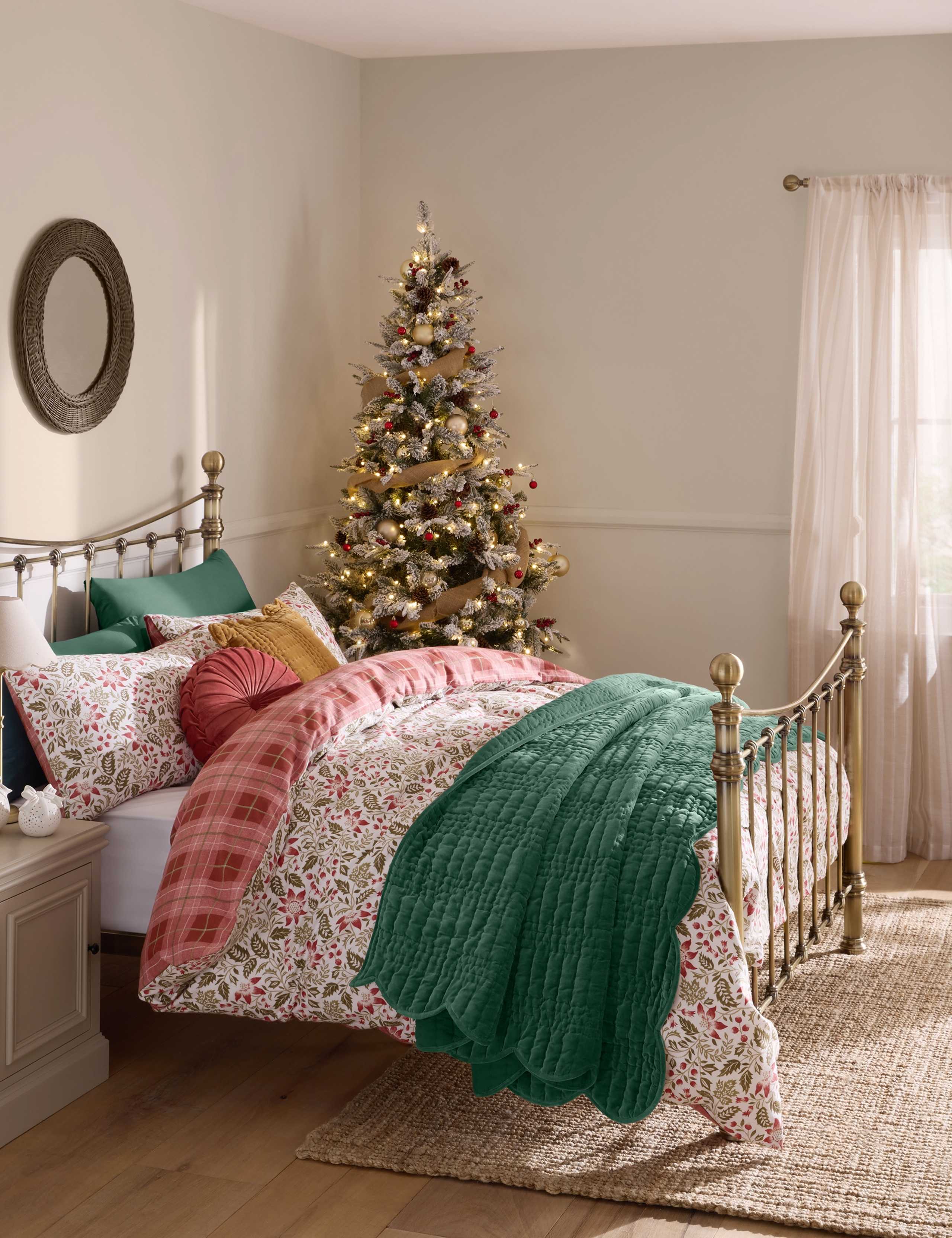 Pure Cotton Astley Floral Christmas Bedding Set 2 of 5