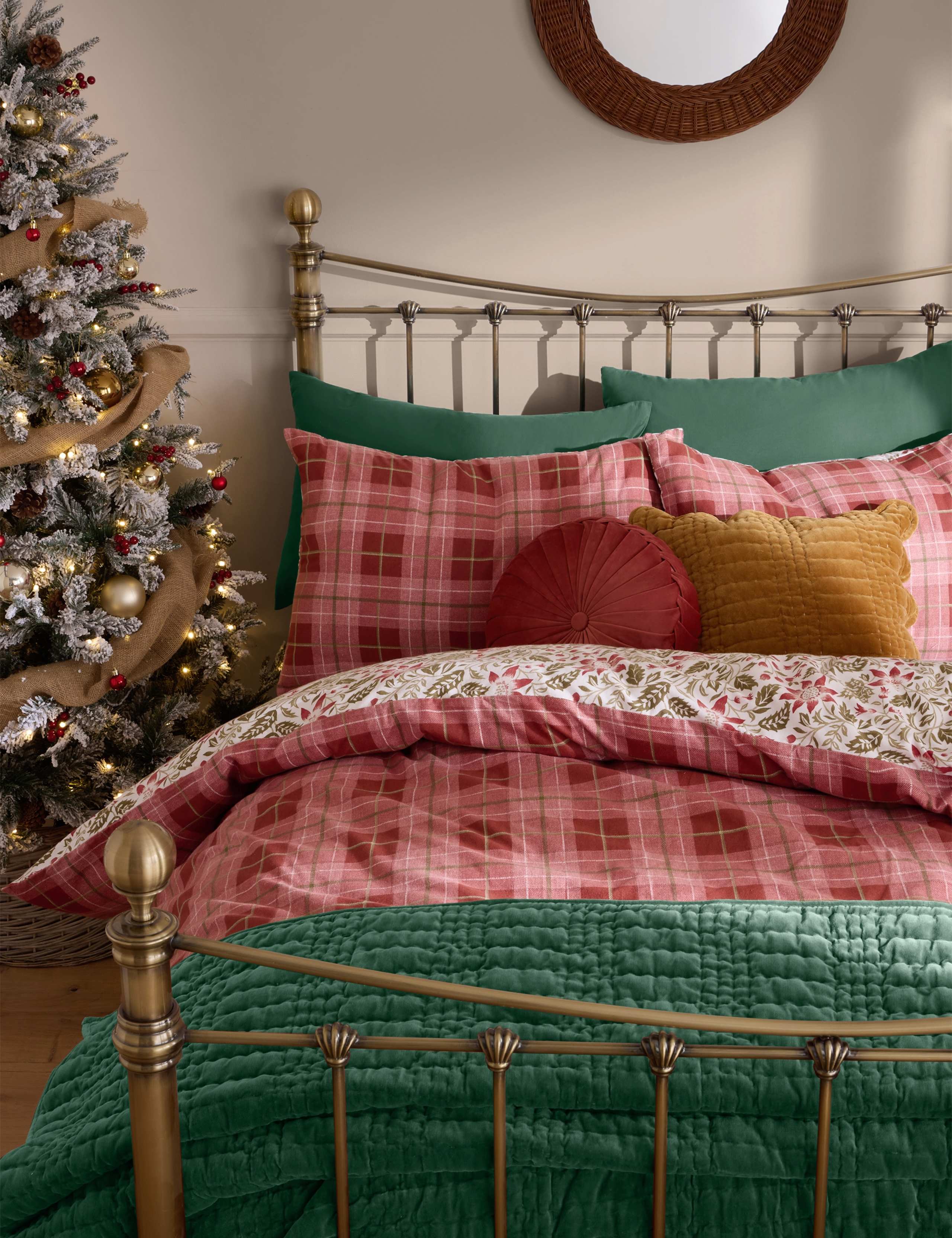 Pure Cotton Astley Floral Christmas Bedding Set 4 of 5