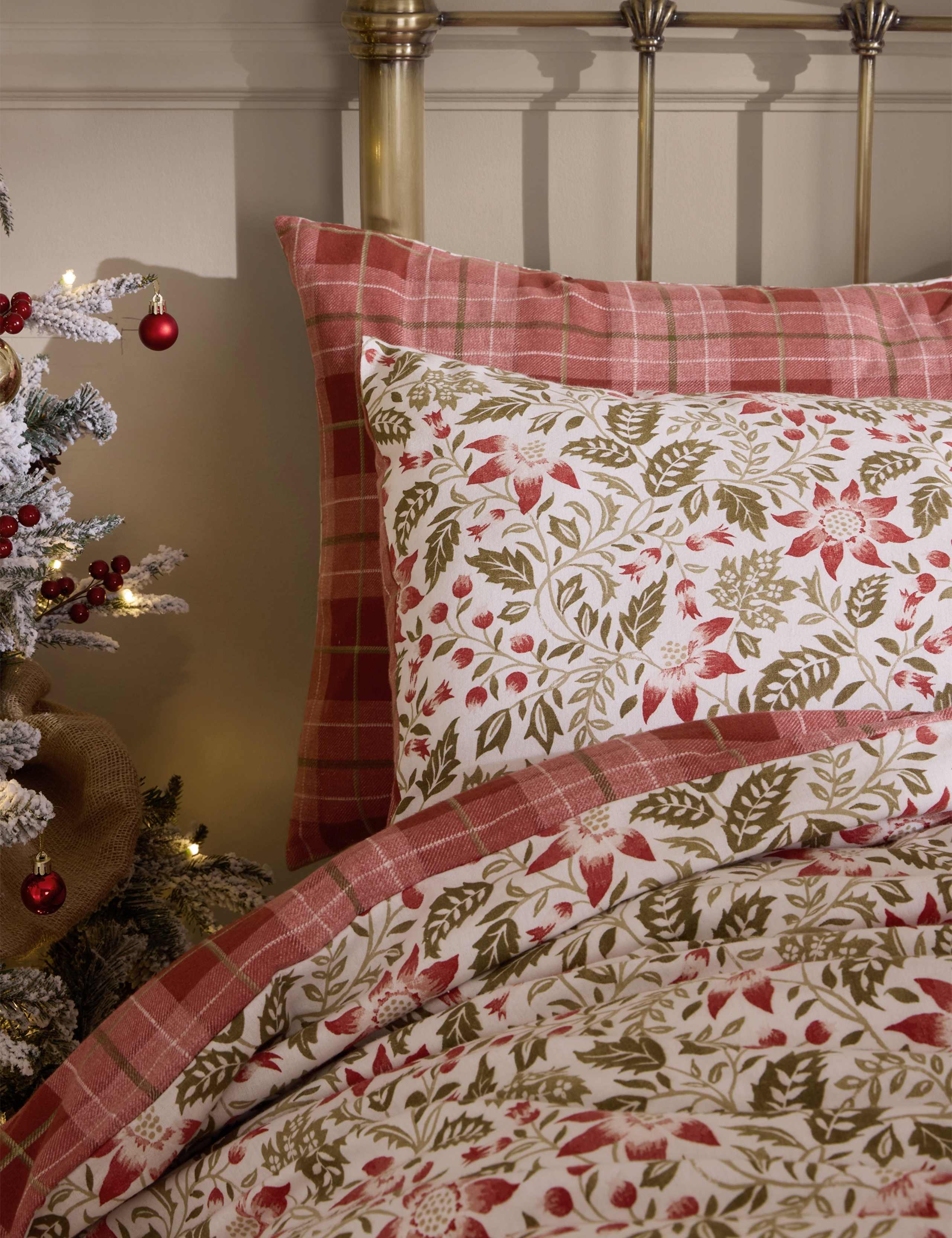 Pure Cotton Astley Floral Christmas Bedding Set 5 of 5