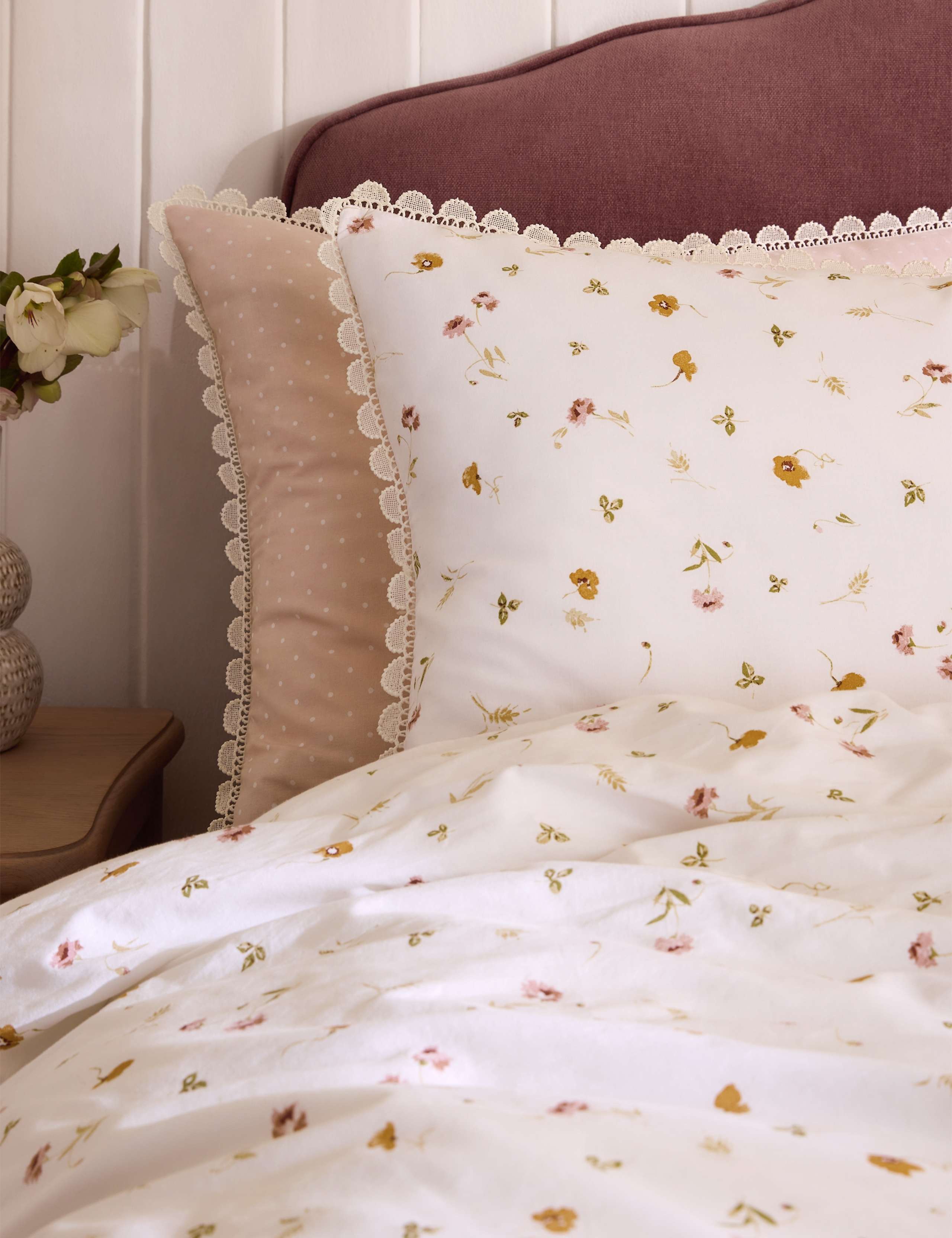 Pure Cotton Neve Floral Bedding Set 5 of 5