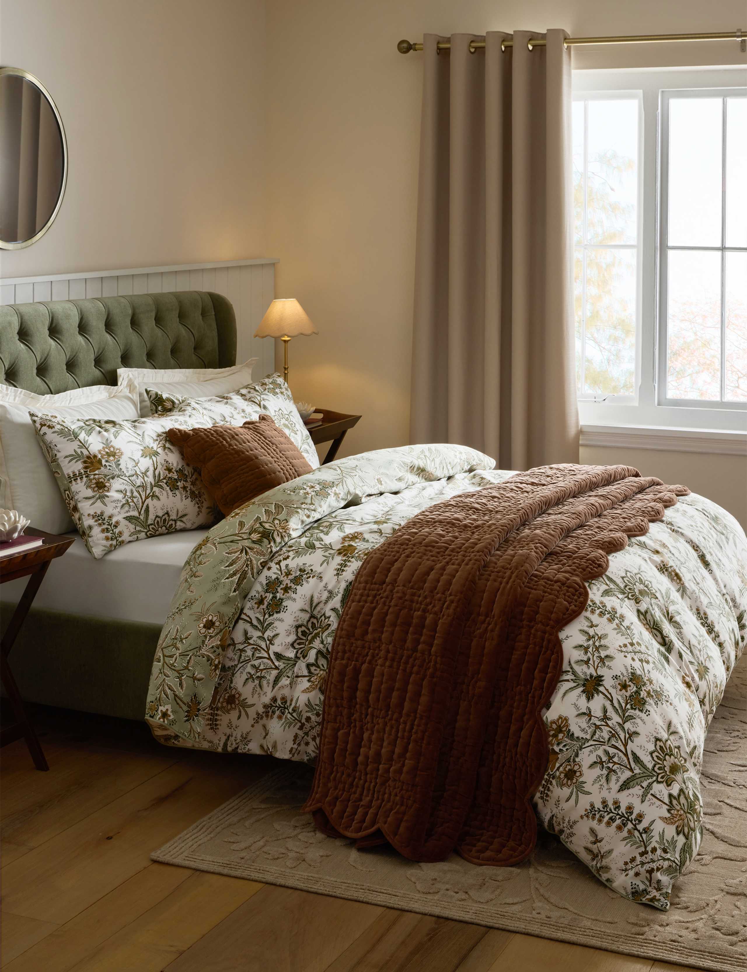 Marlbrook Floral Reversible Bedding Set 2 of 5