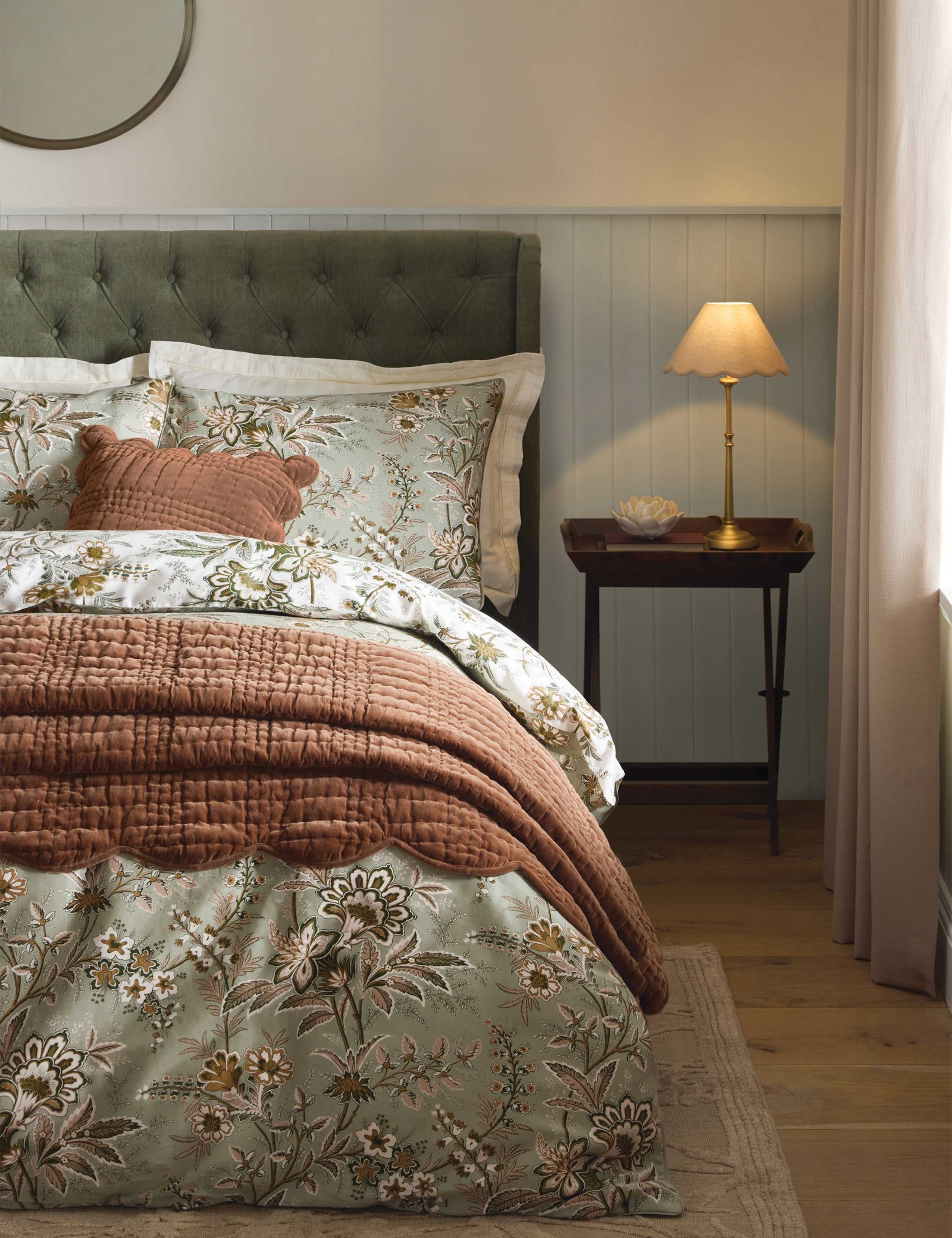Marlbrook Floral Reversible Bedding Set 5 of 5