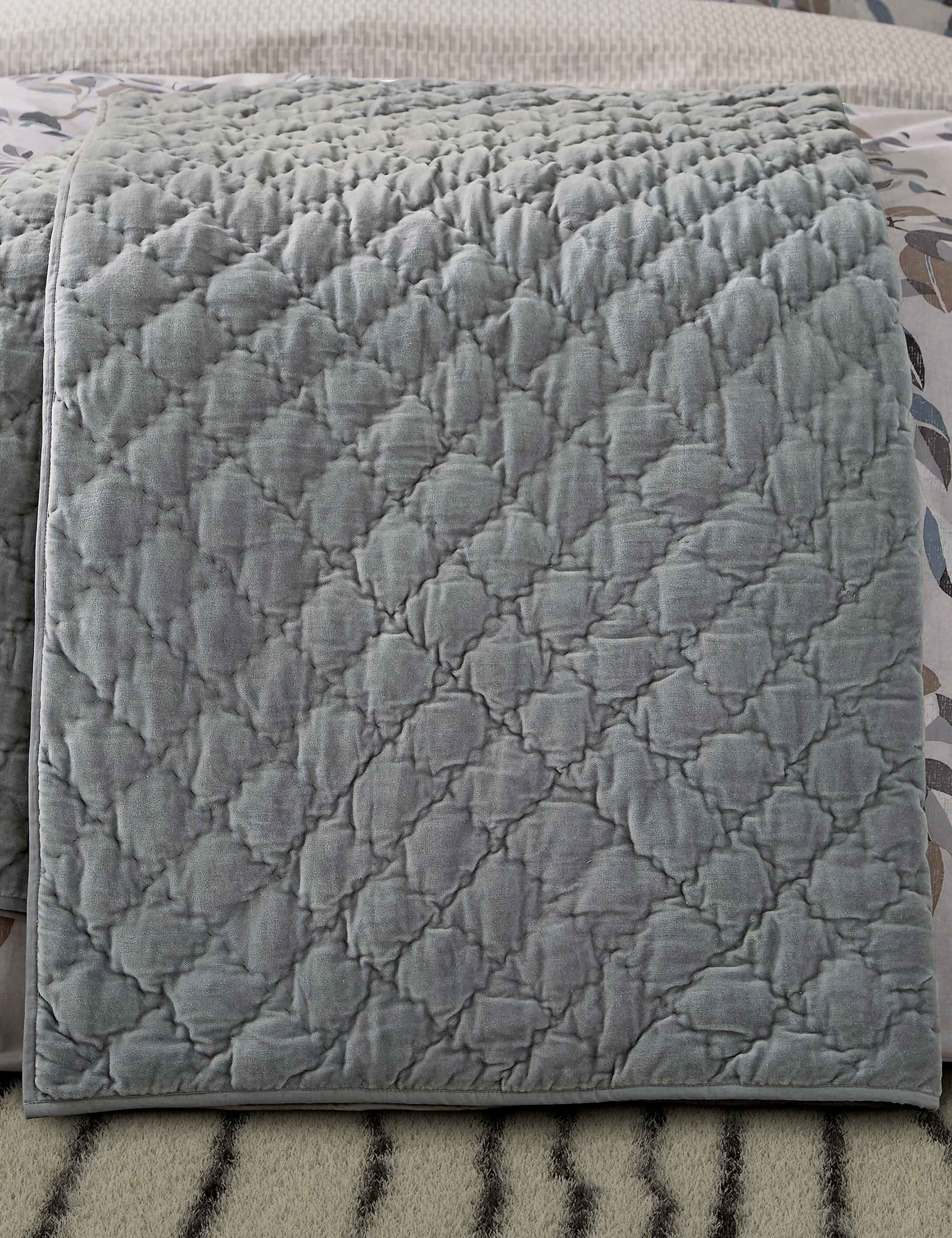 Pure Cotton Velvet Albany Quilted Throw 1 of 5