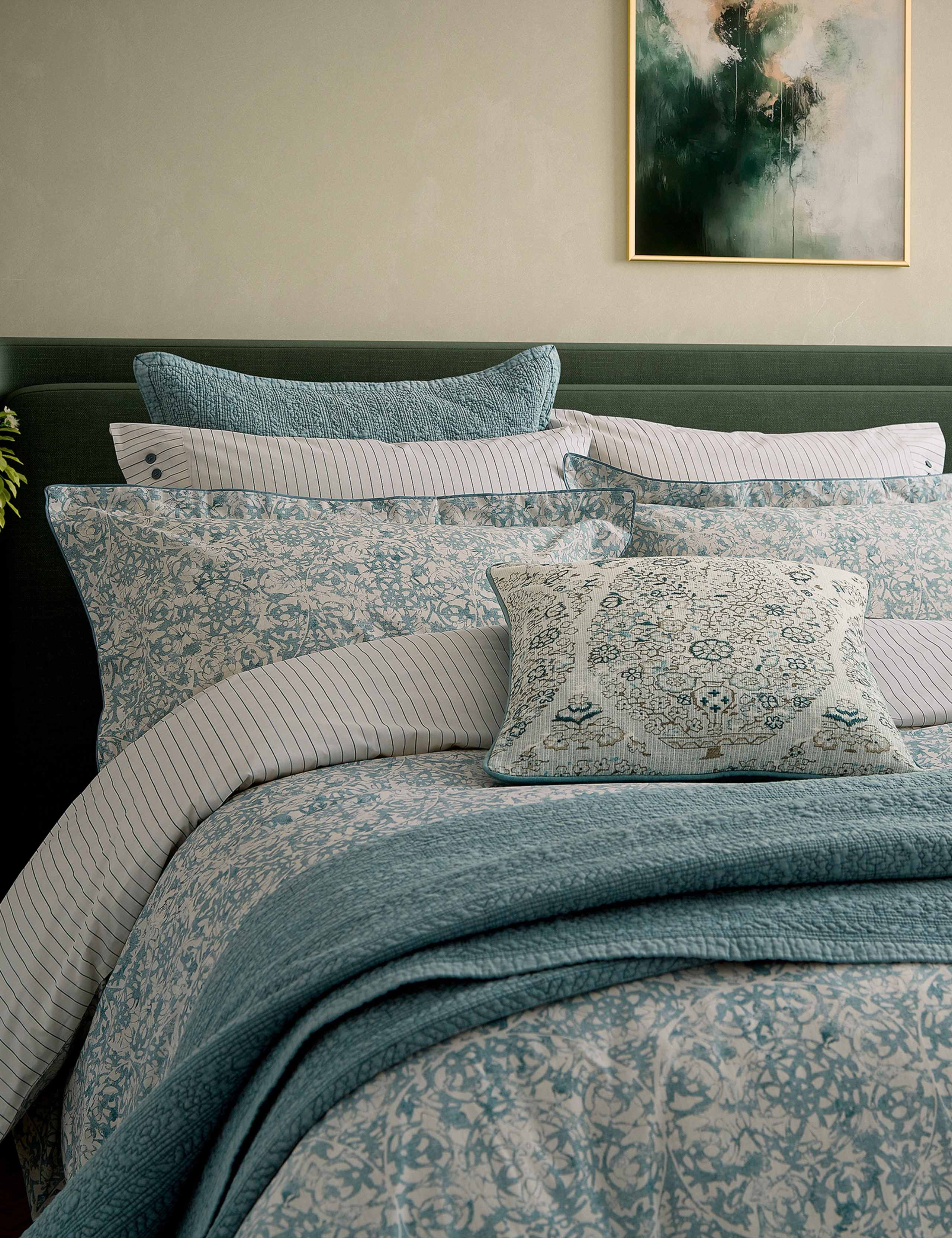 Pure Cotton Patterned Bedding Set 4 of 5