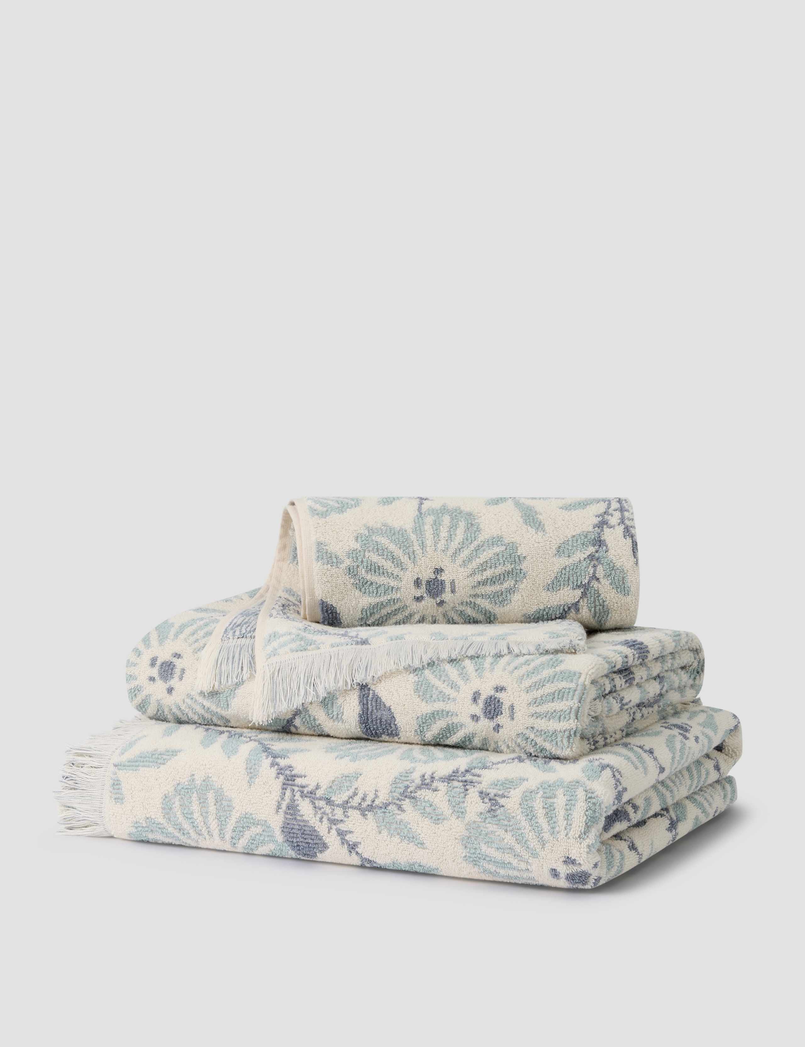 Pure Cotton Floral Towel 4 of 4