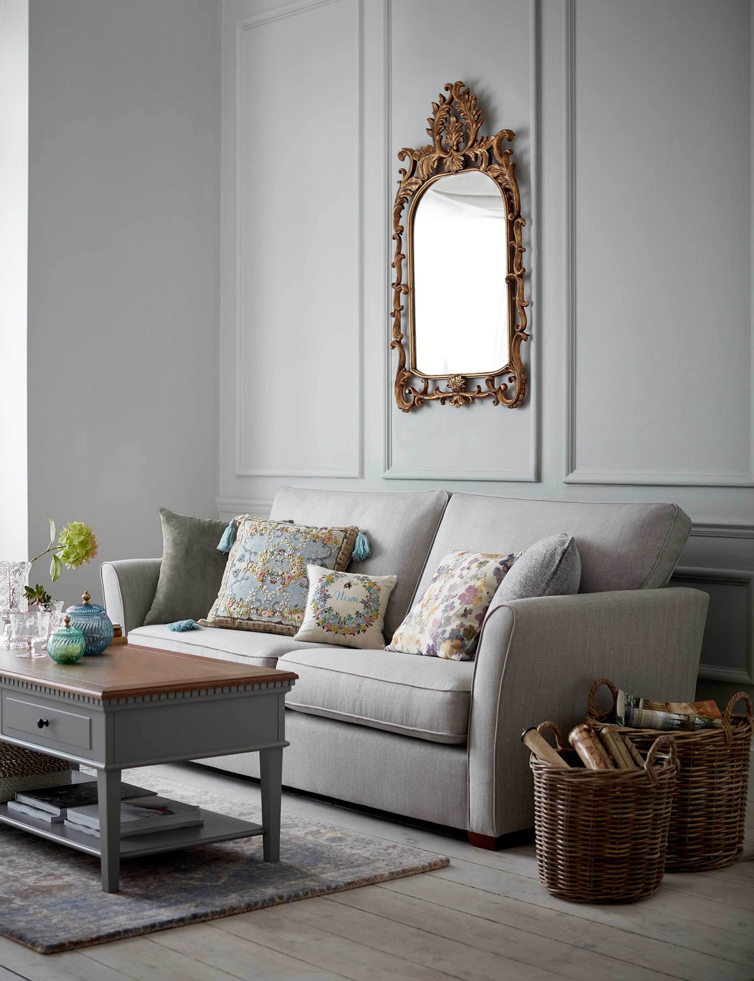 Isabella Cushion 3 of 3