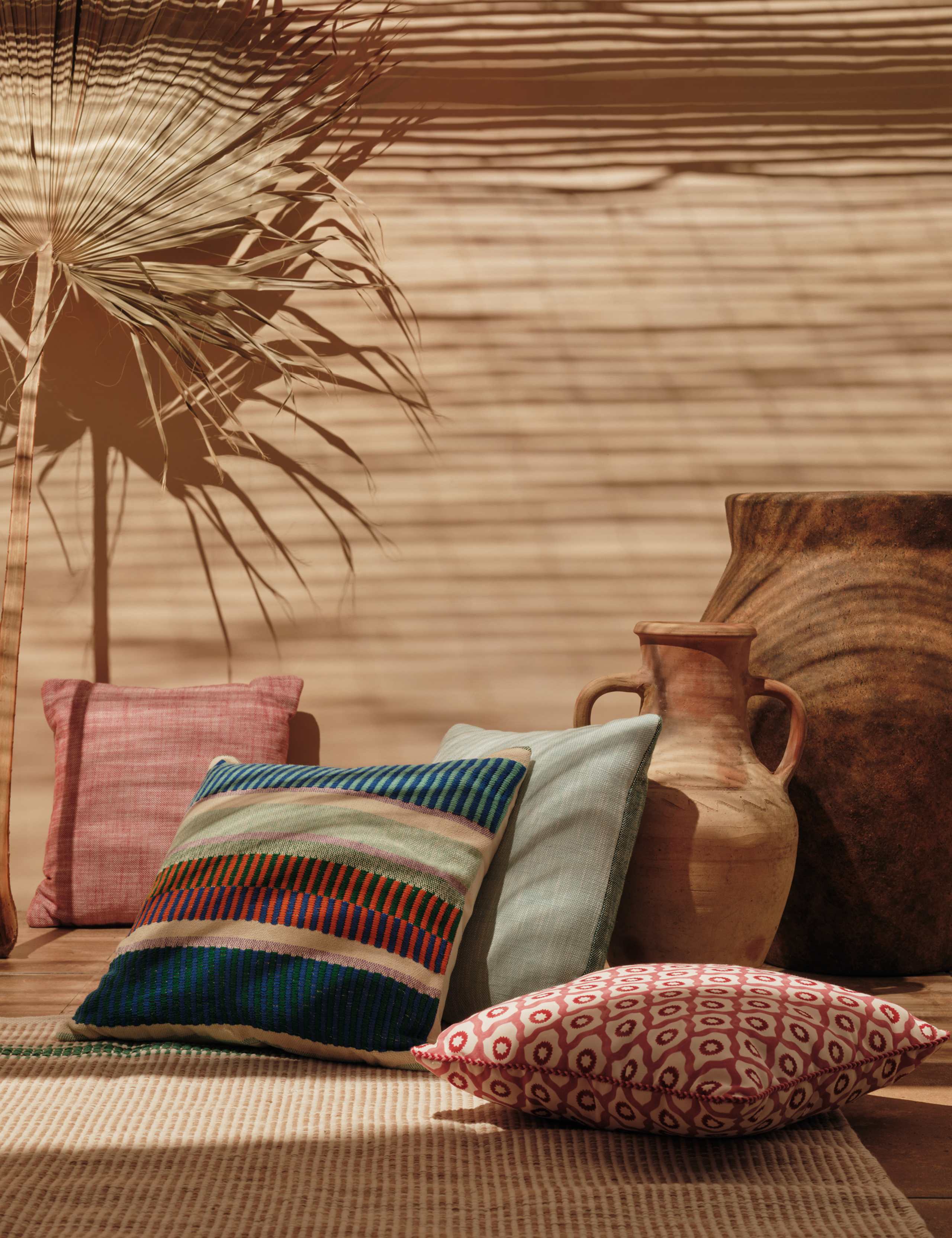 Set of 2 Geometric Outdoor Cushions 5 of 5