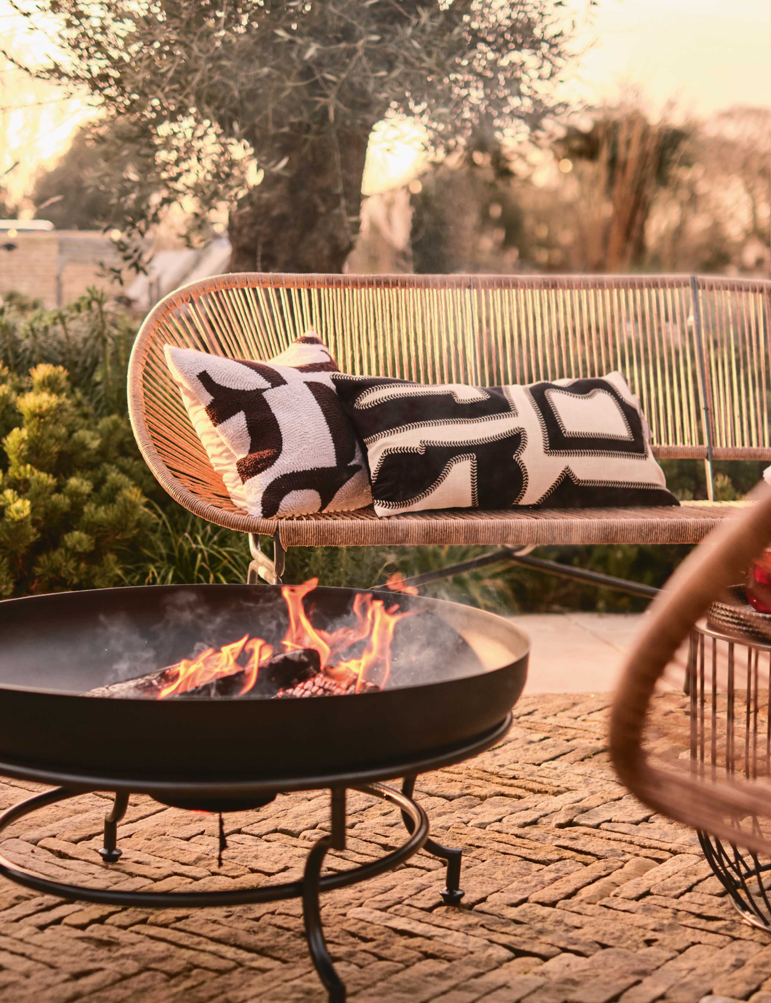 Pembroke Firepit 7 of 7