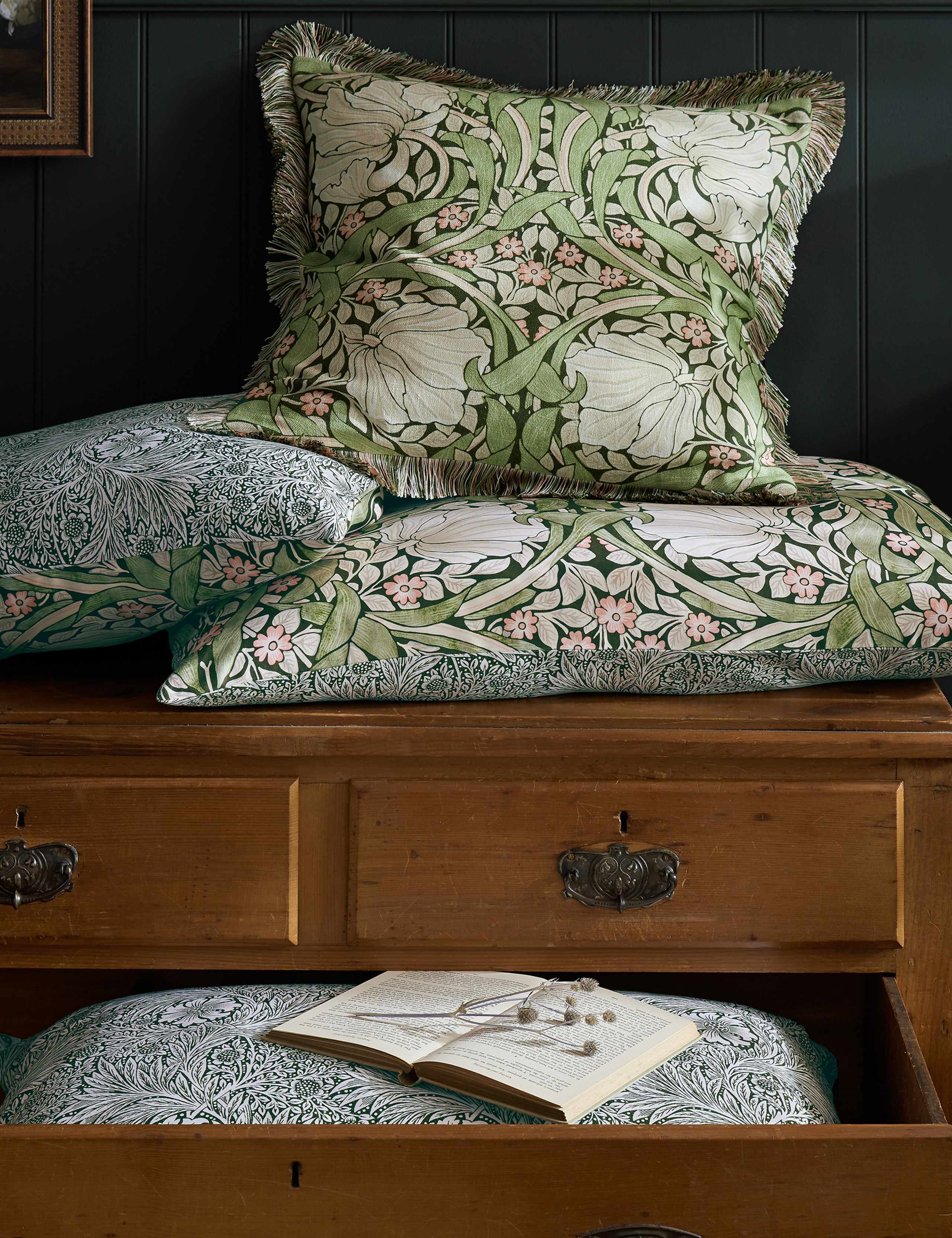 Pure Cotton Pimpernel Reversible Bedding Set 4 of 8