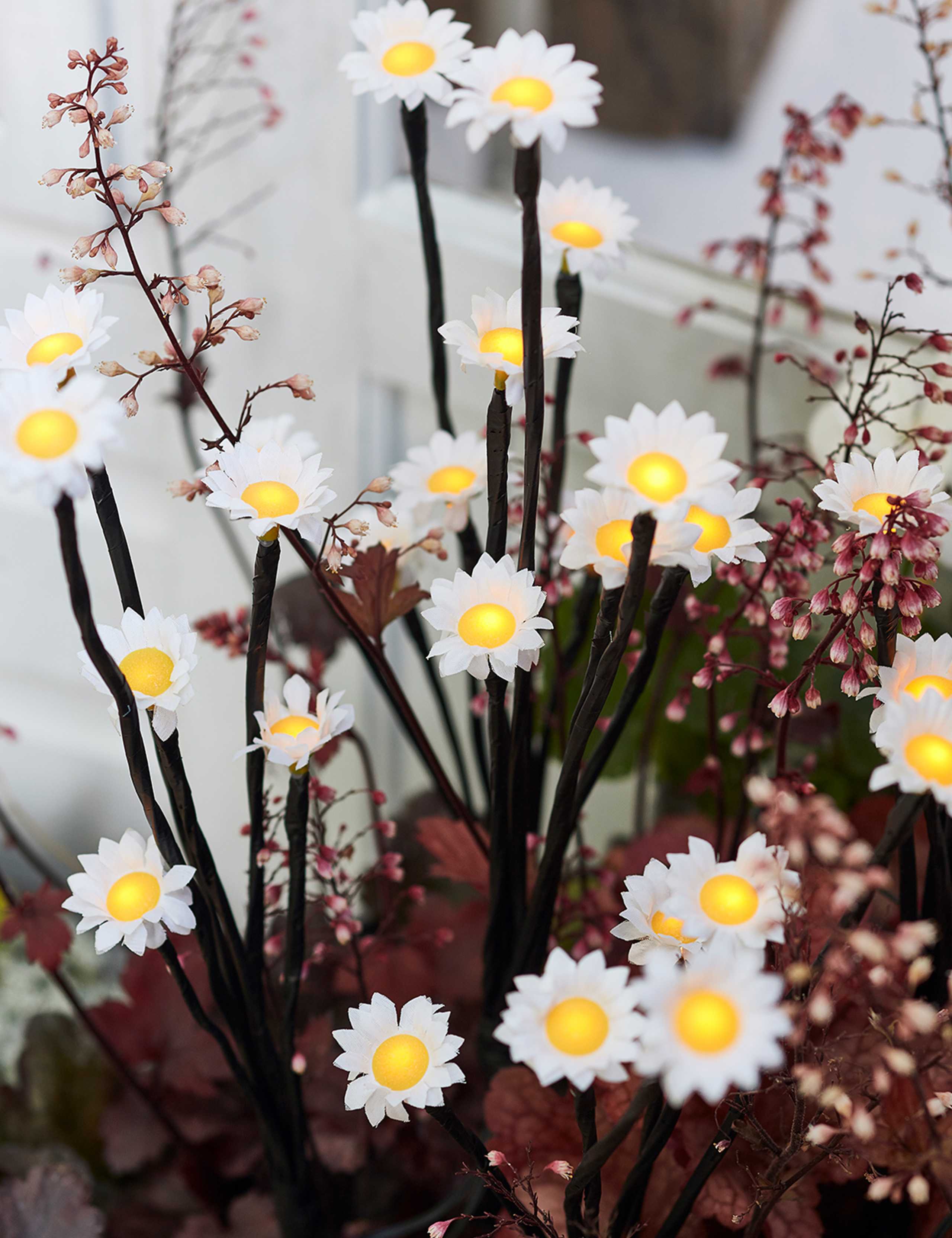 5pk LED Daisy Pathfinder Lights 1 of 3