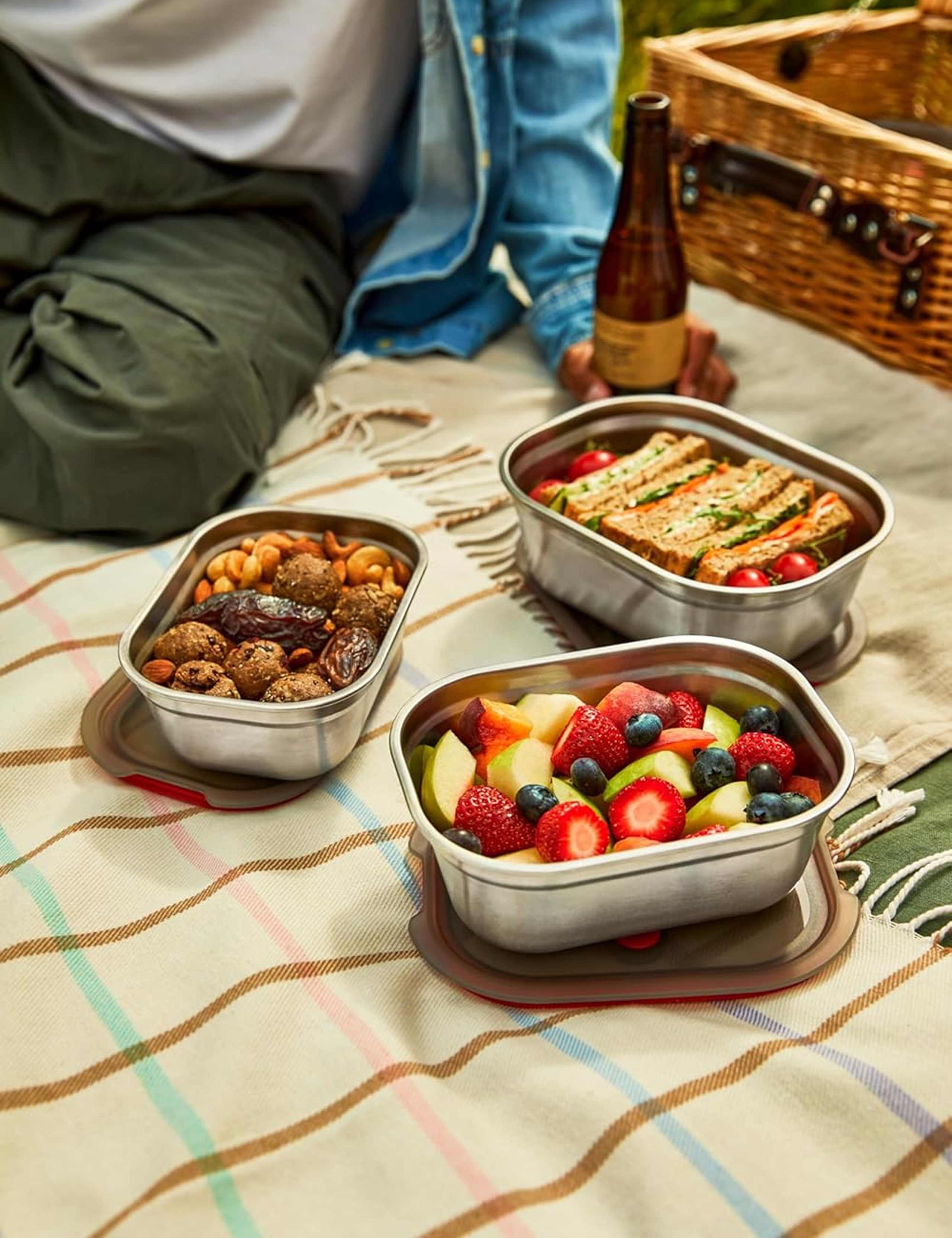 Set of 3 Nesting Lunch Boxes 2 of 3