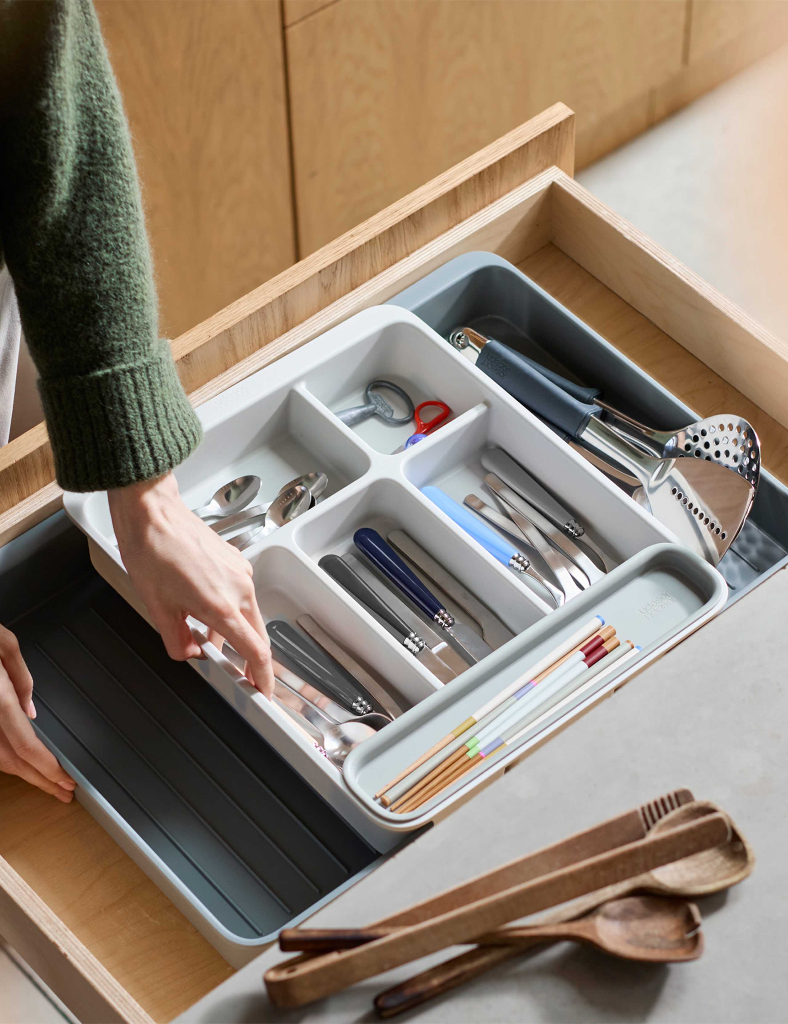 Expanding Cutlery Tray 4 of 6