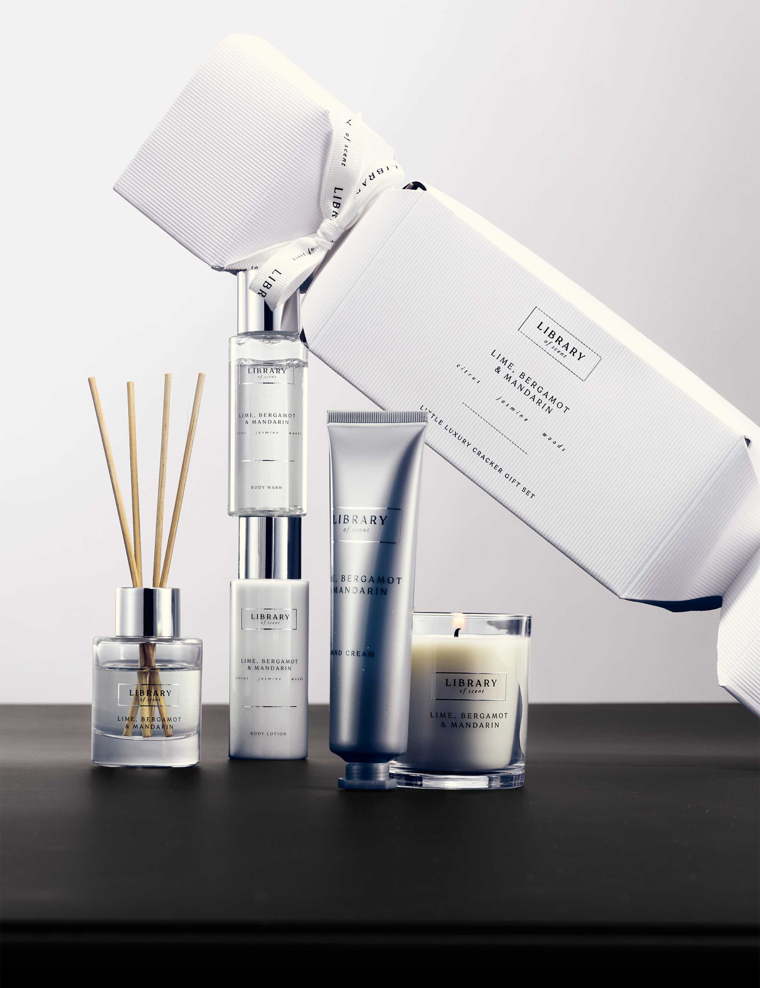 Lime, Bergamot & Mandarin Luxury Cracker Gift Set 5 of 5