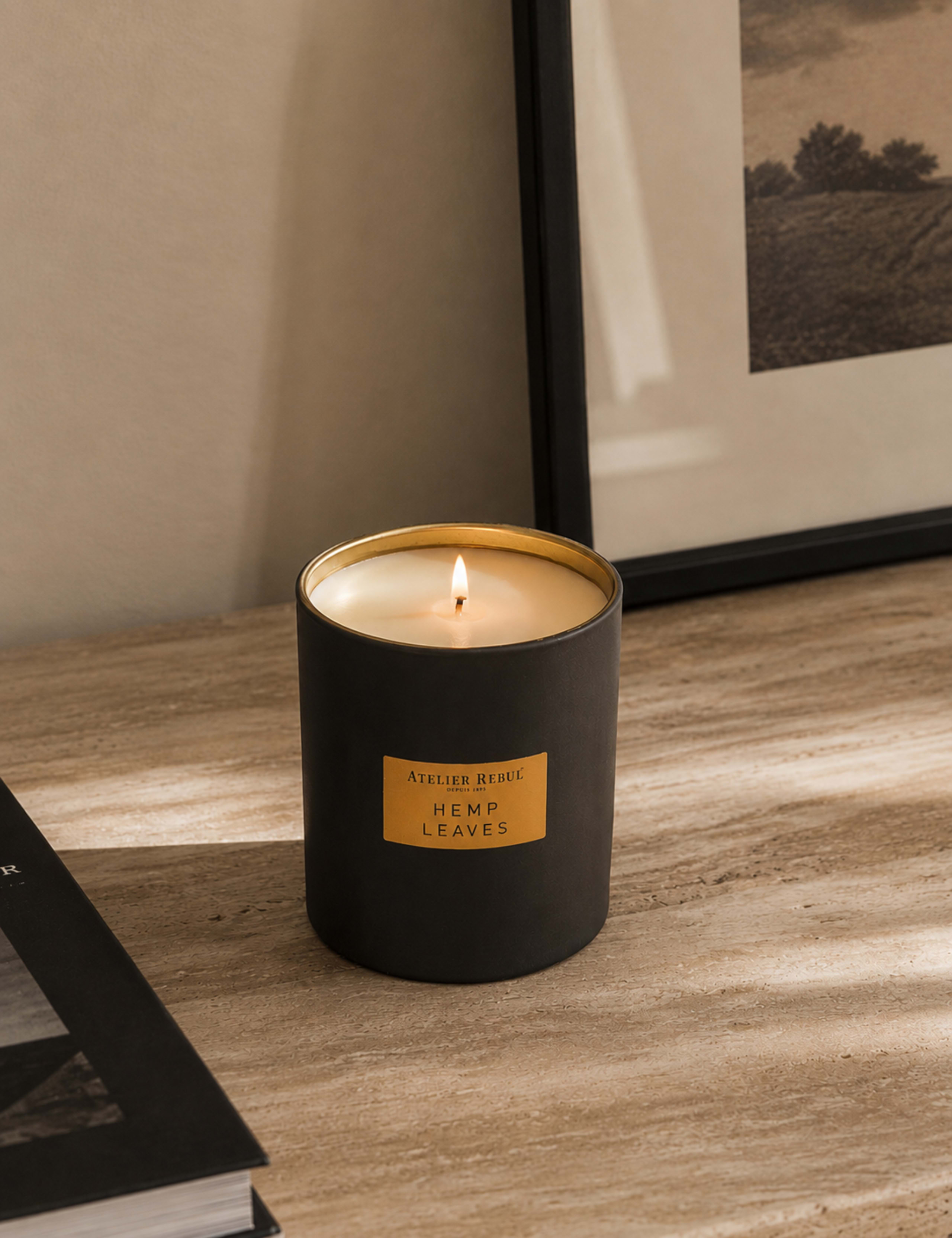 Hemp Leaves Candle 210g 1 of 4