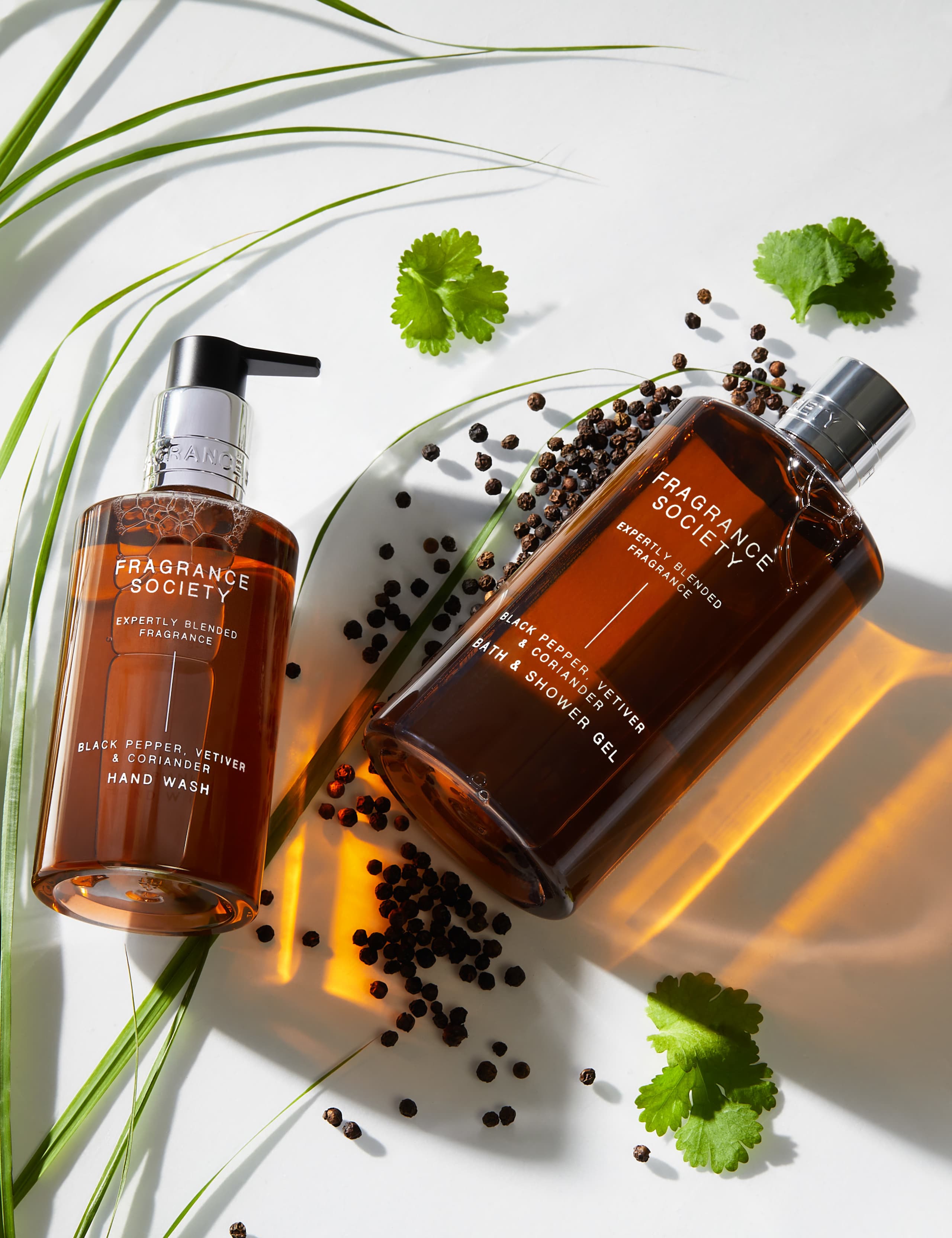 Black Pepper, Vetiver & Coriander Hand Wash 265ml 2 of 4