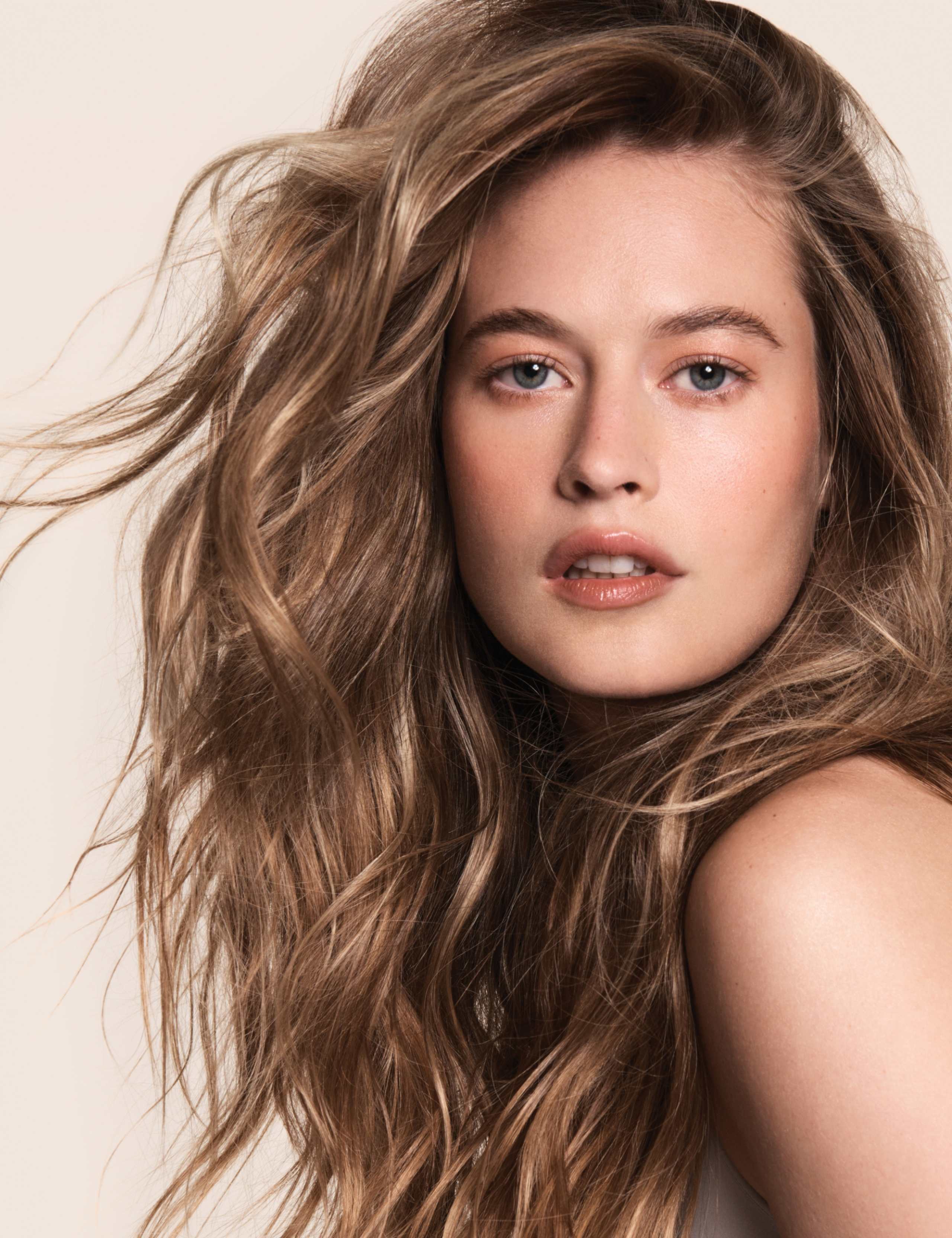 Voluminous Hair Essentials 8 of 8