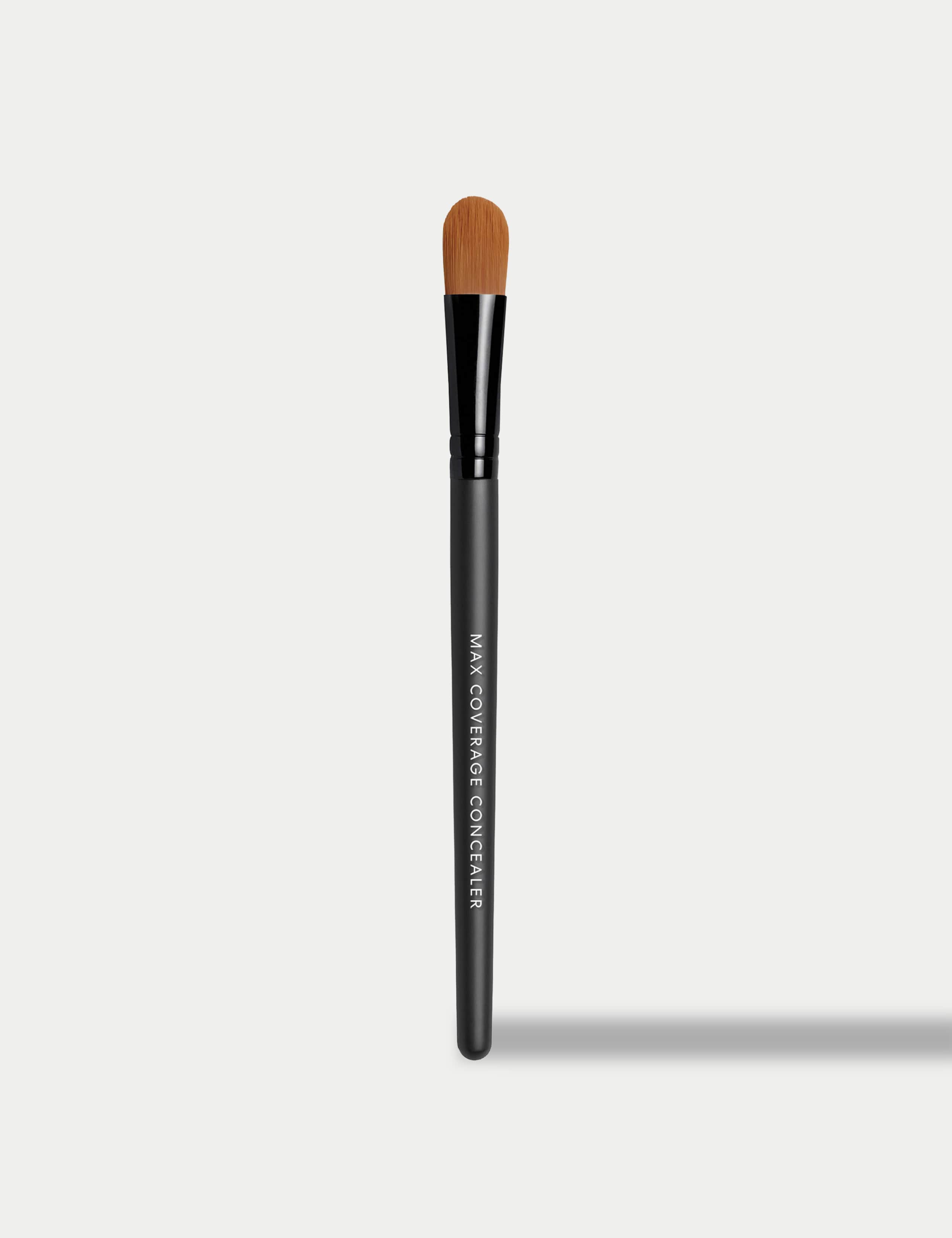 Maximum Coverage Concelear Brush 1 of 2