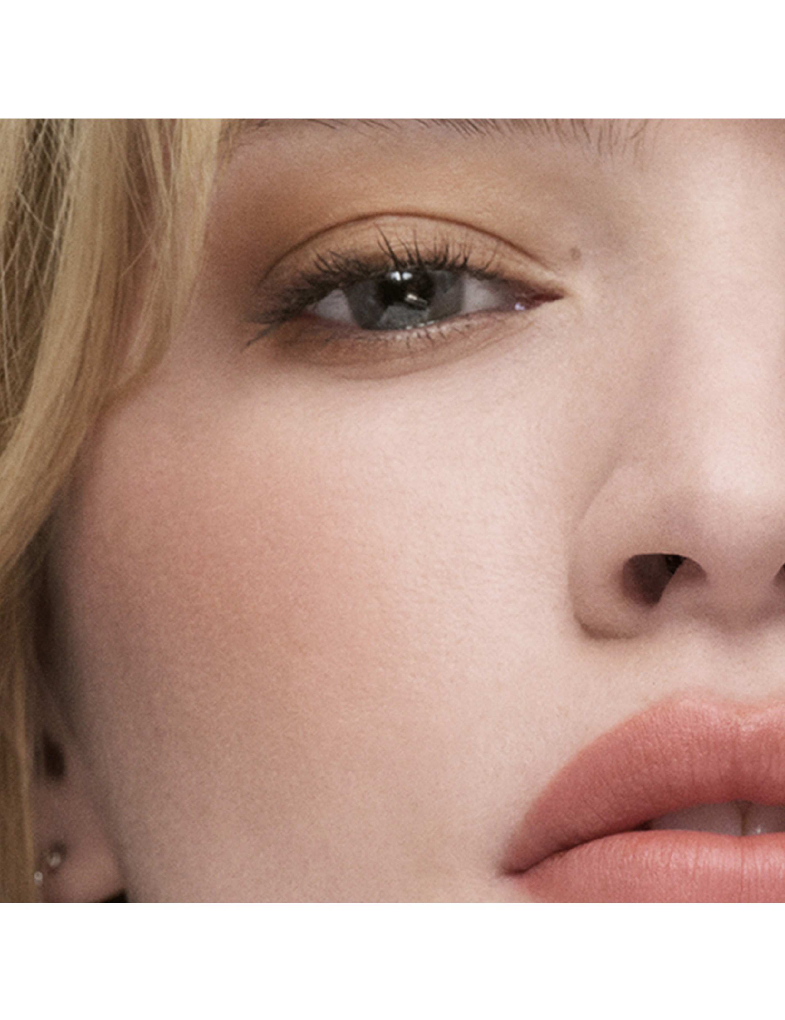 The Sculpting Blush 7g 3 of 4