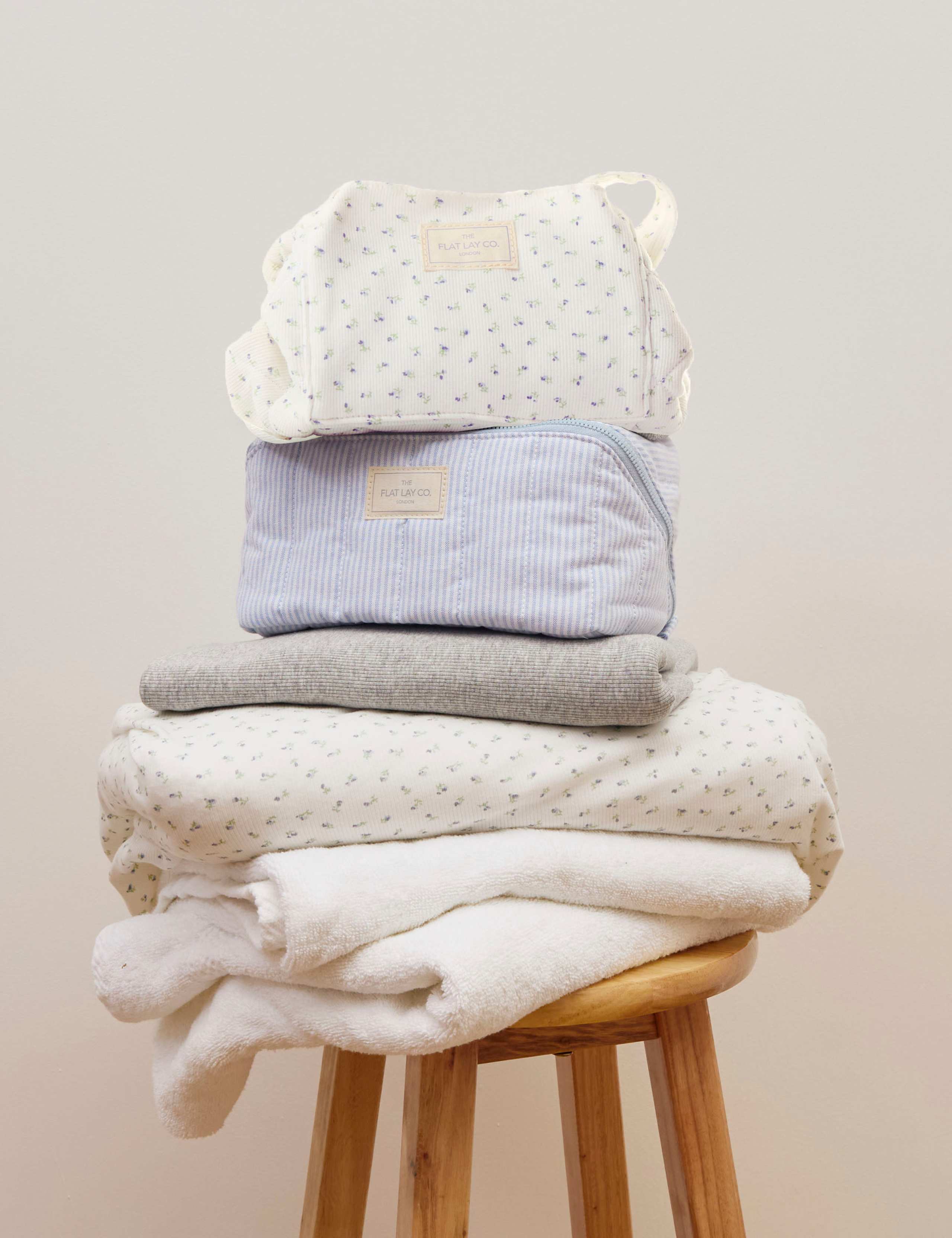 Drawstring Flat Lay Makeup Bag - Cozy Cotton Ditsy Floral 8 of 8