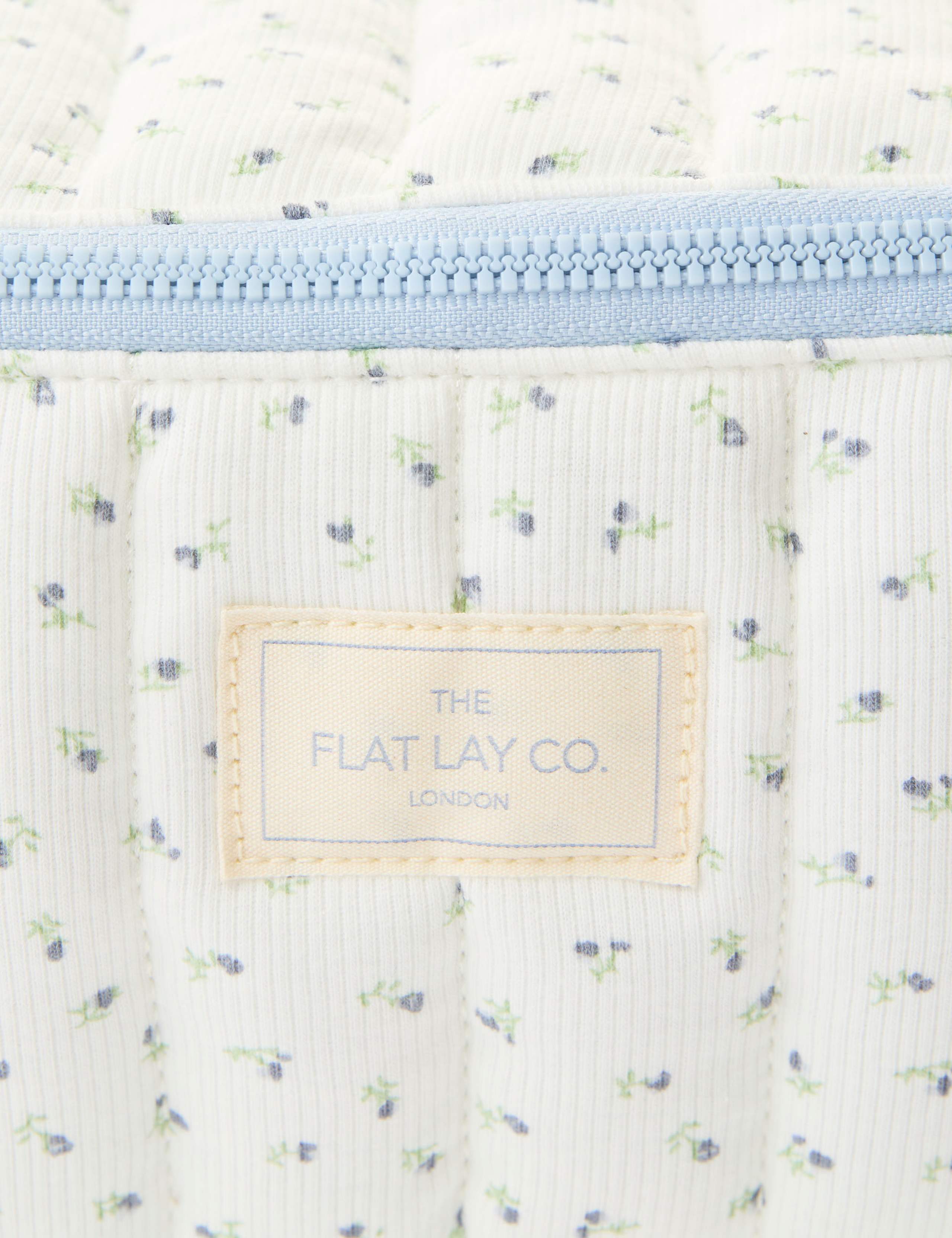 Marshmallow Flat Lay Makeup Box Bag - Cozy Cotton Ditsy Floral 4 of 10