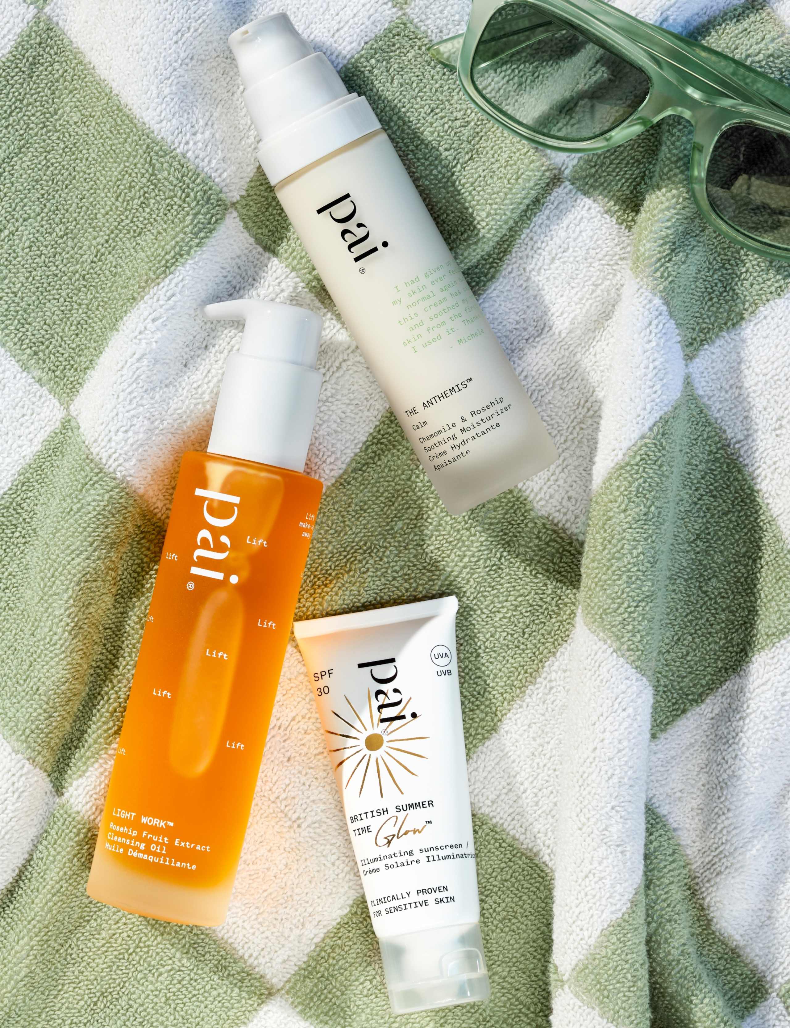 British Summer Time Glow™ SPF 30 Illuminating Sunscreen 4 of 7