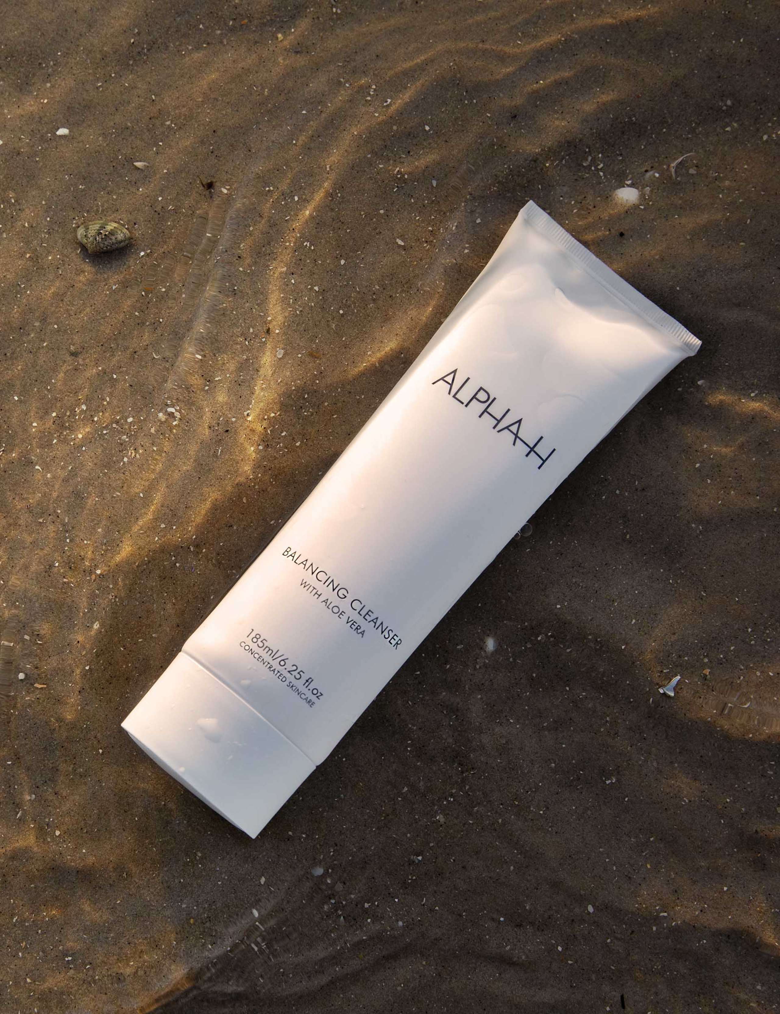 Balancing Cleanser with Aloe Vera 185ml 3 of 7