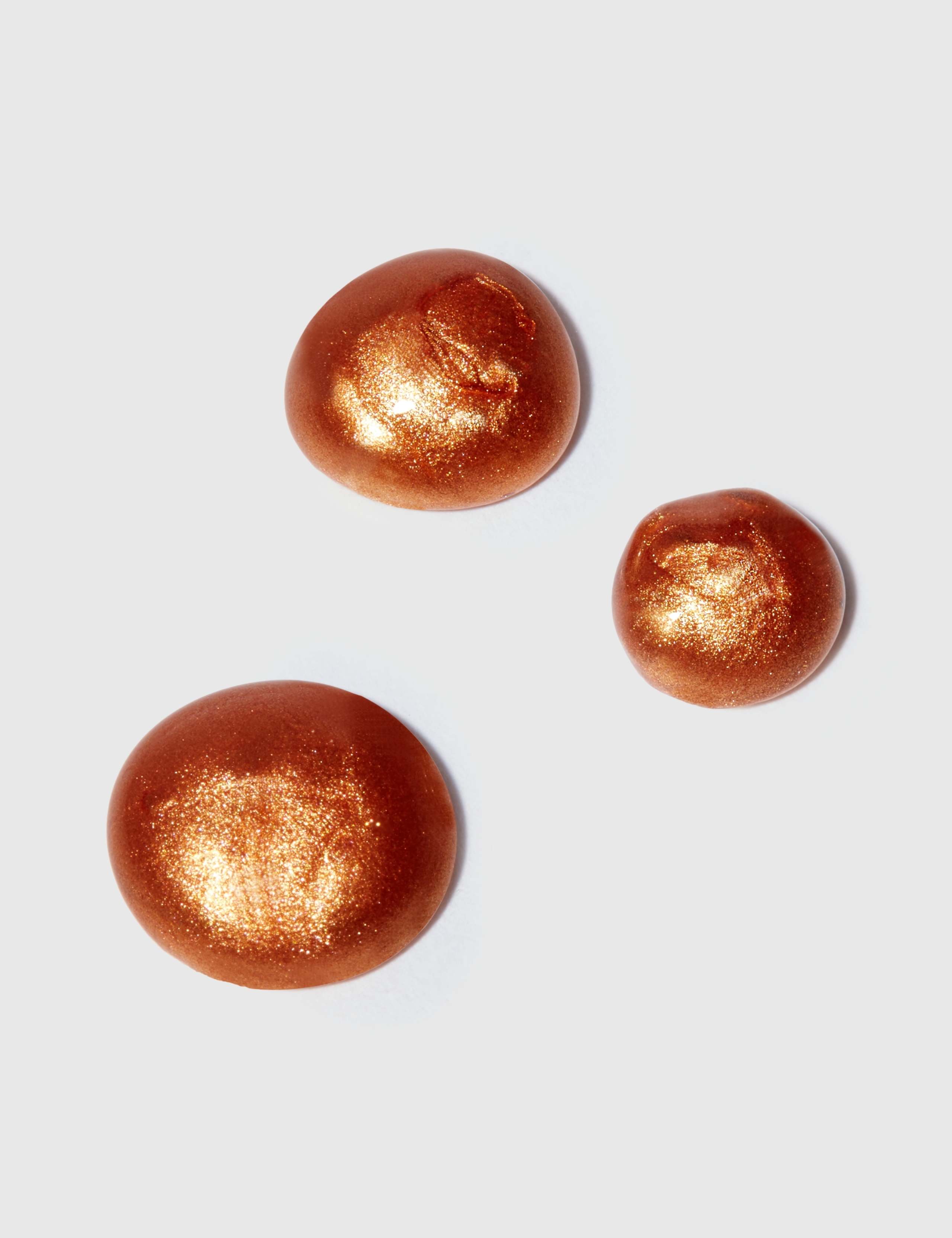The Impossible Glow Bronzing Drops 30ml 2 of 7