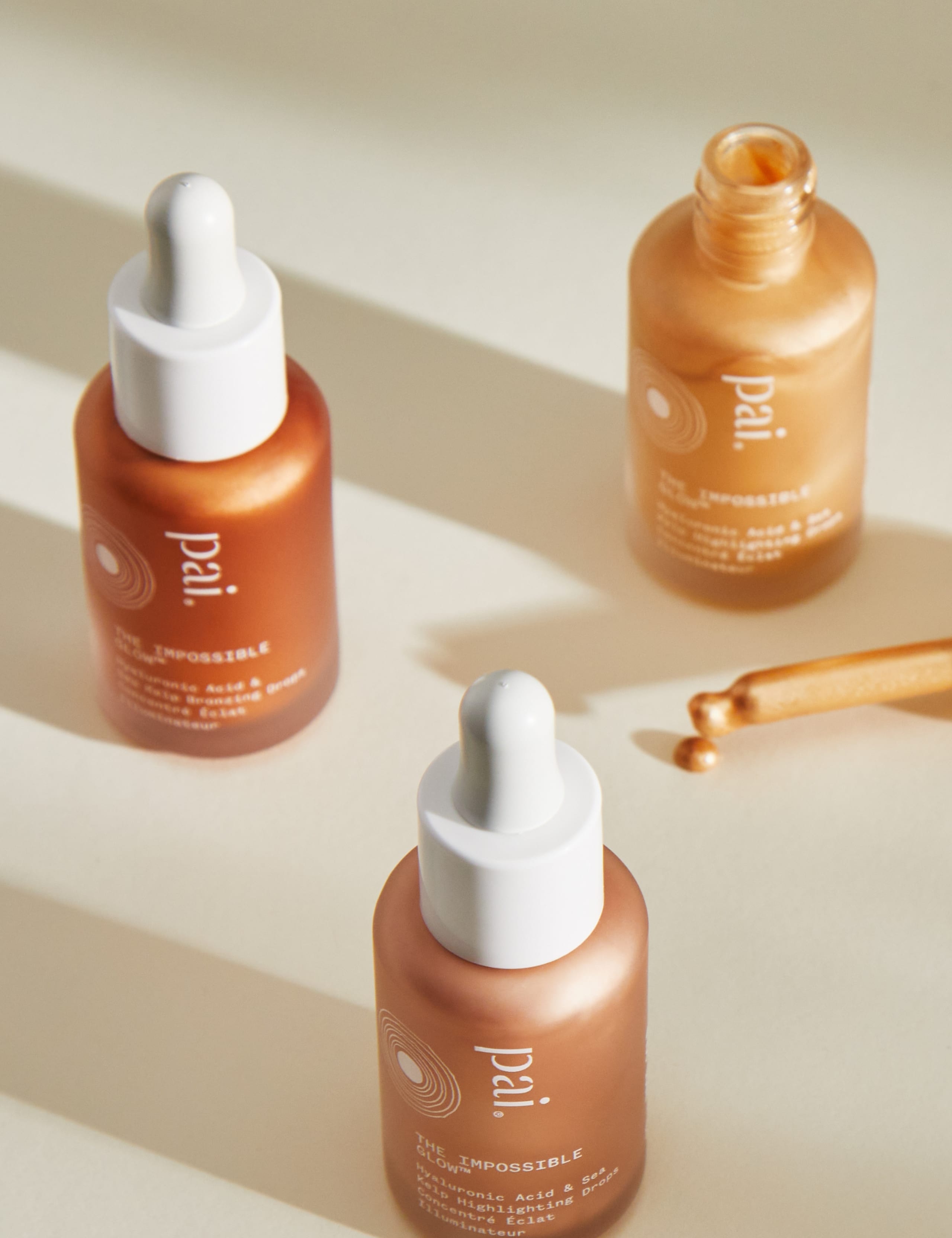 The Impossible Glow Bronzing Drops 30ml 4 of 7