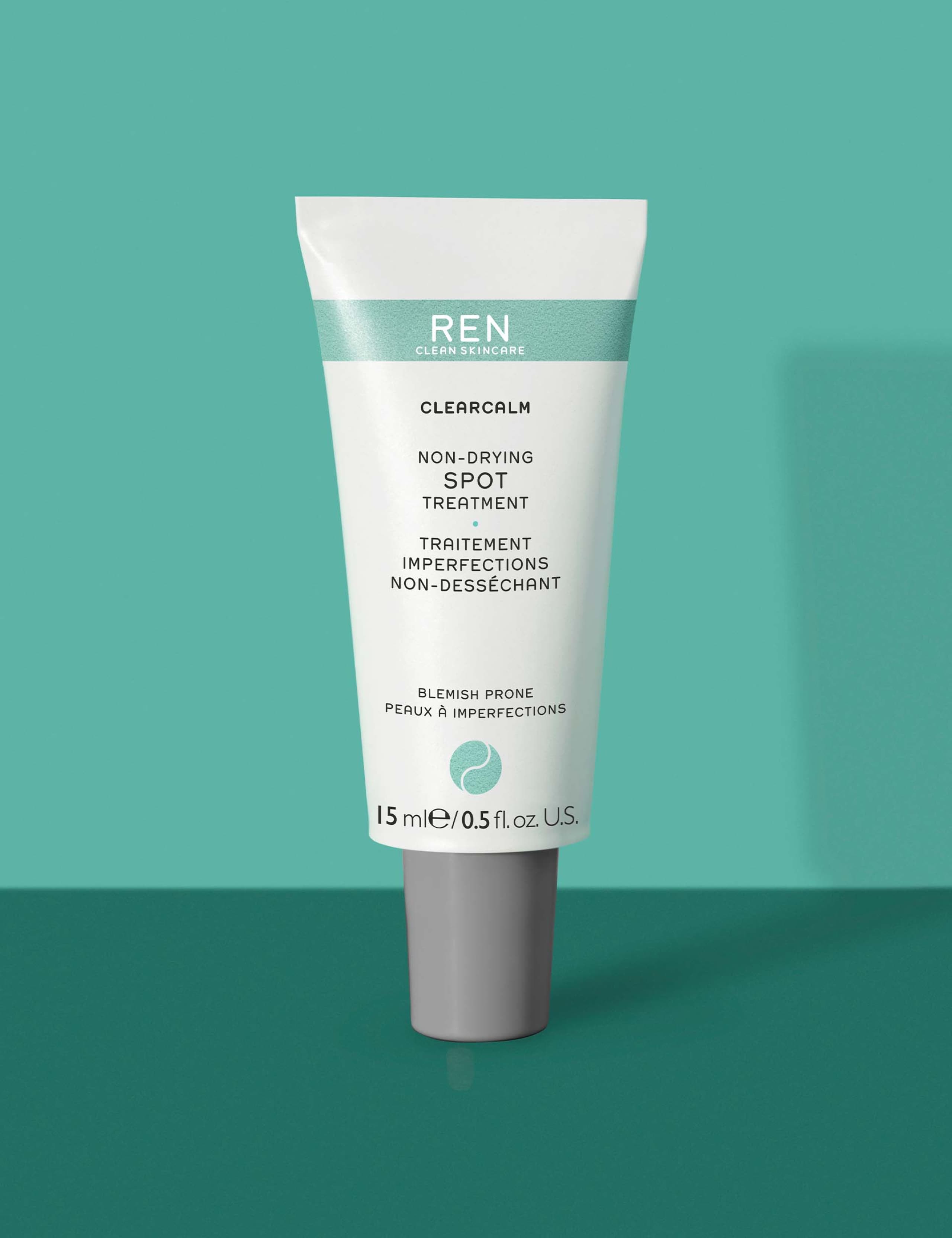 Clearcalm™ Non-Drying Spot Treatment 15ml 2 of 5