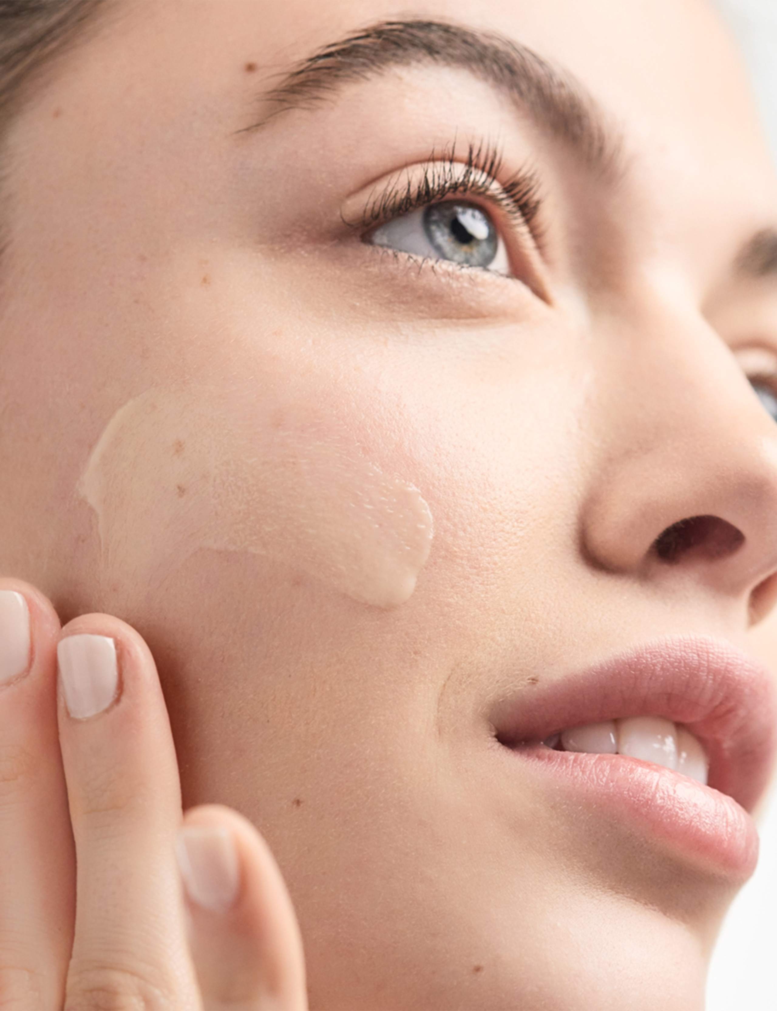 Dramatically Different Moisturizing Lotion+™ 200ml 4 of 7